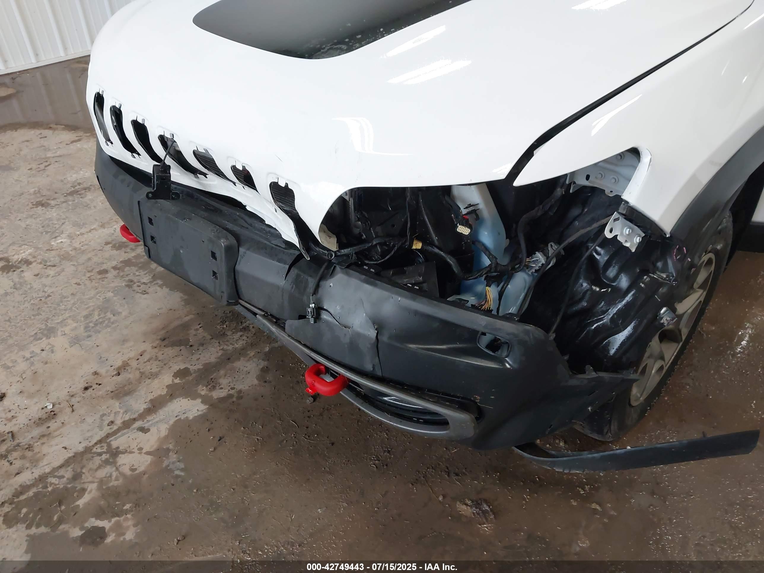 JEEP CHEROKEE image 6