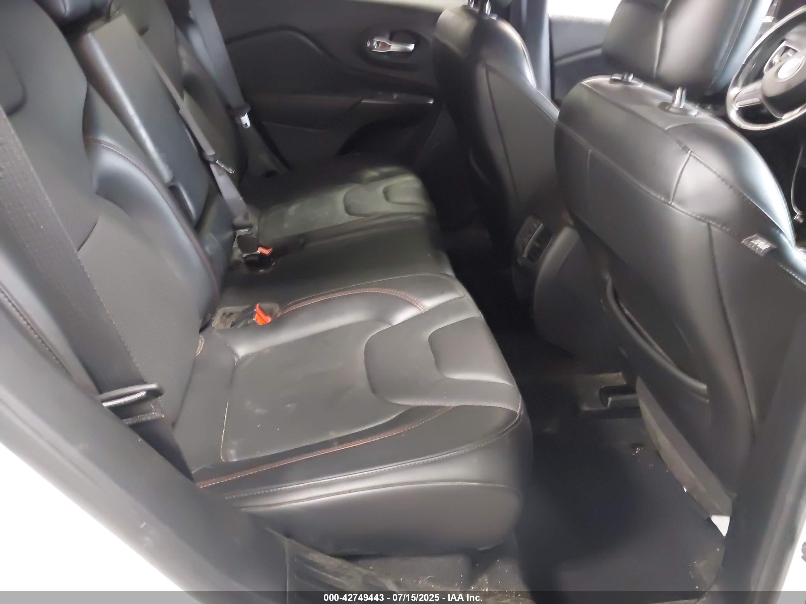 JEEP CHEROKEE image 8