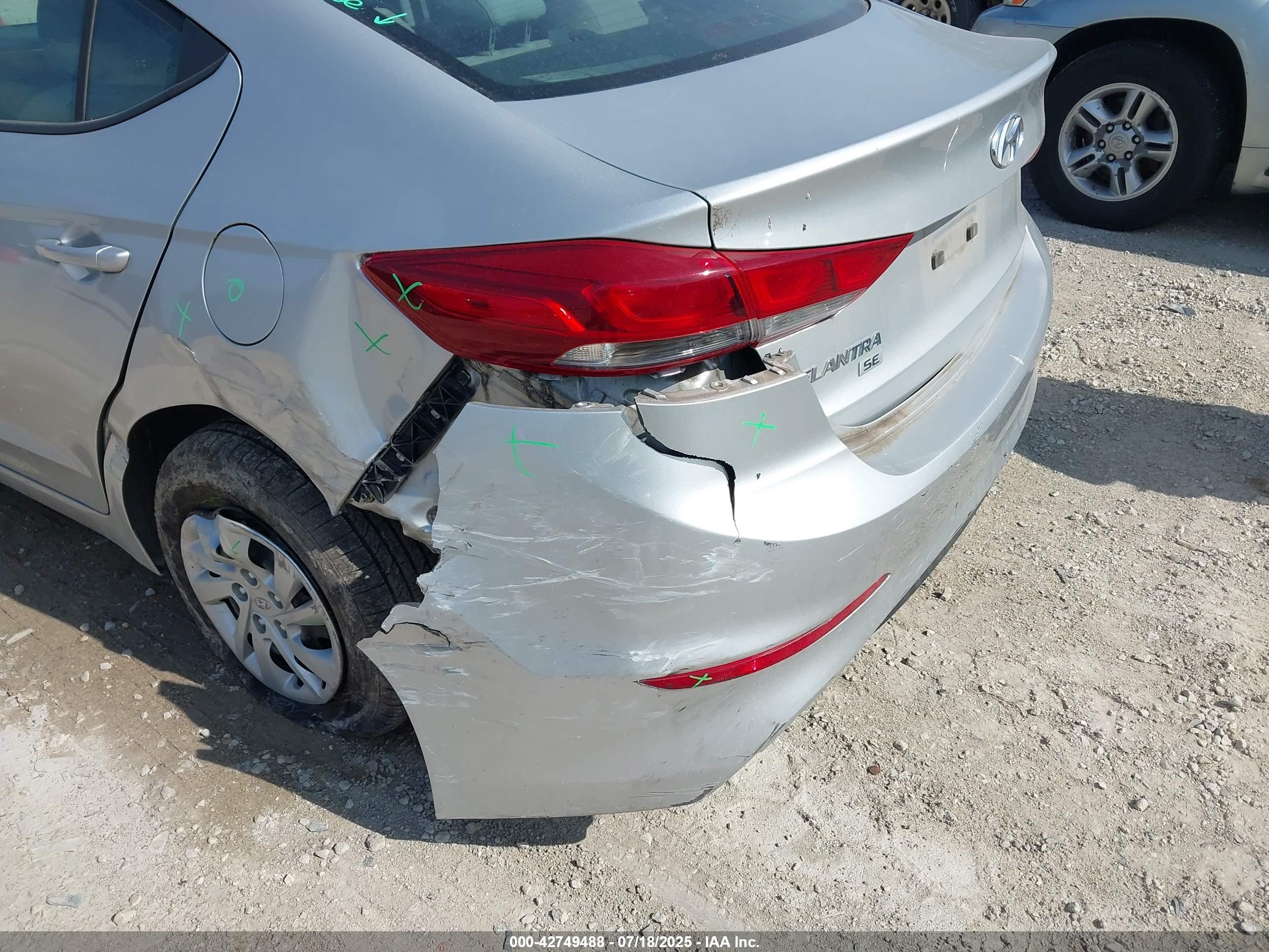 HYUNDAI ELANTRA image 6