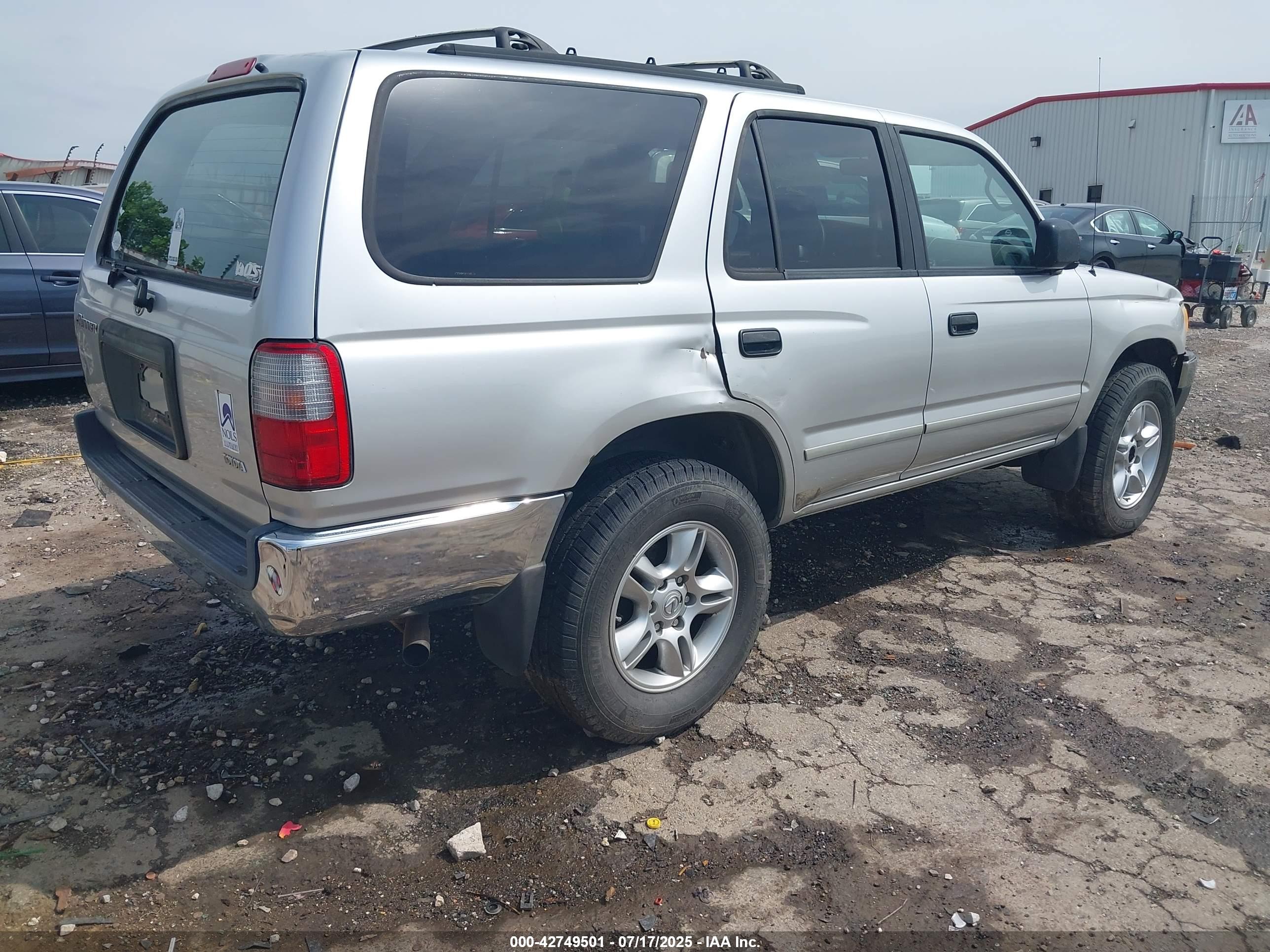 TOYOTA 4RUNNER image 4