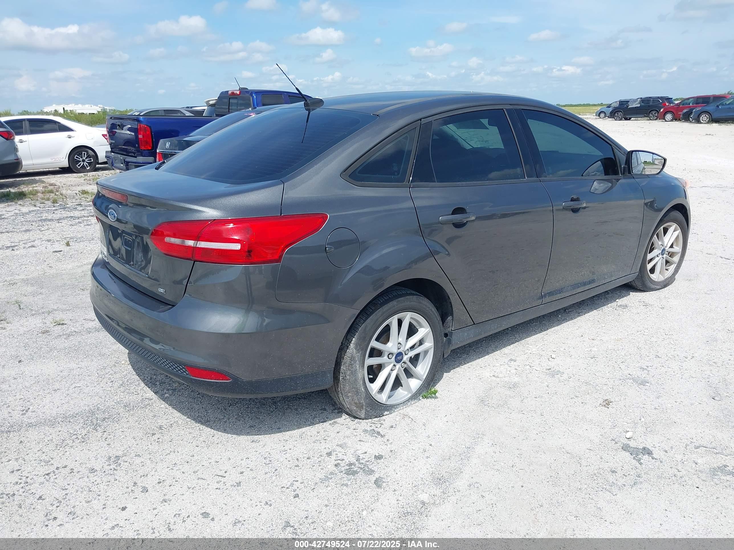 FORD FOCUS image 4