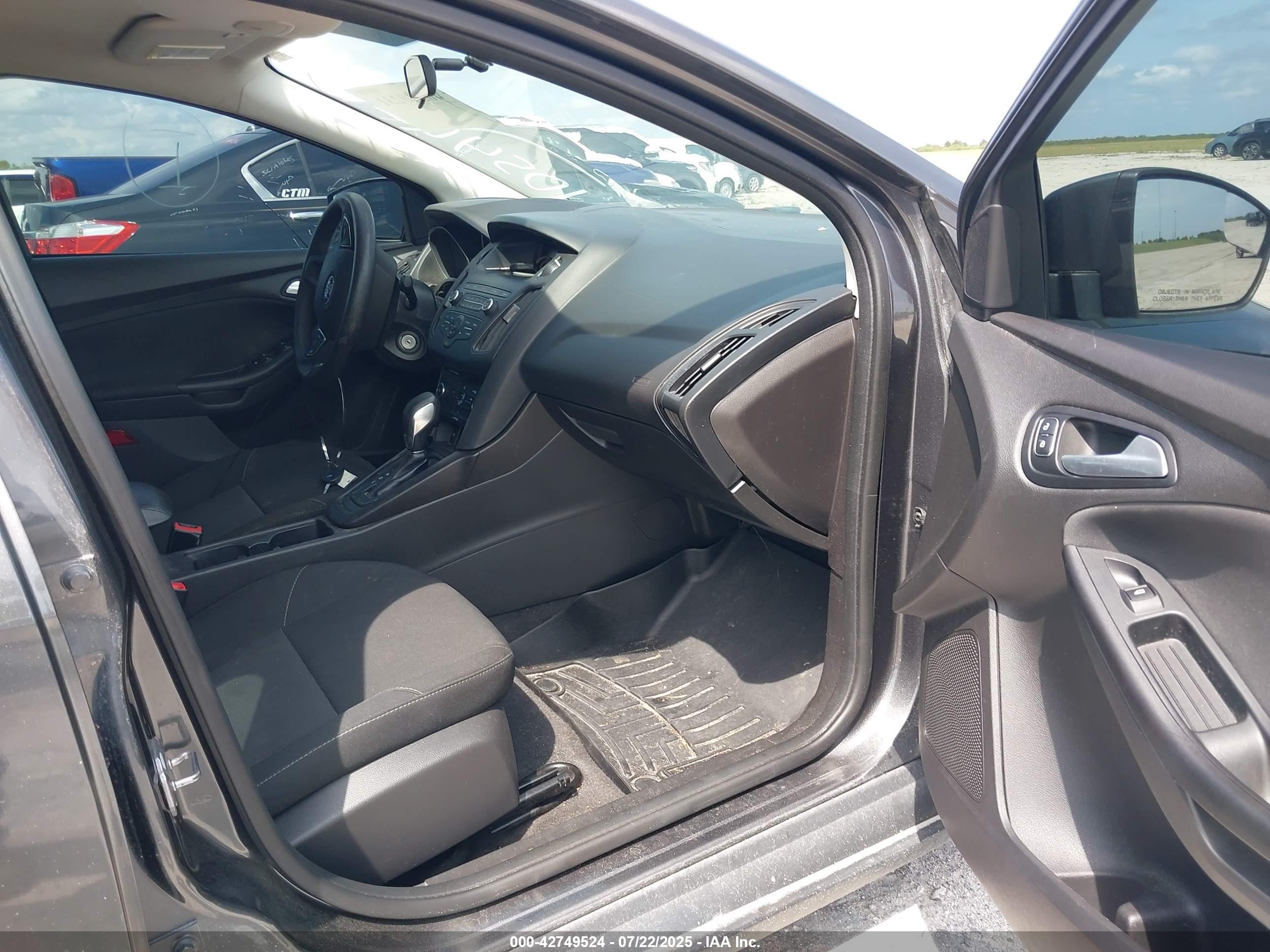 FORD FOCUS image 5