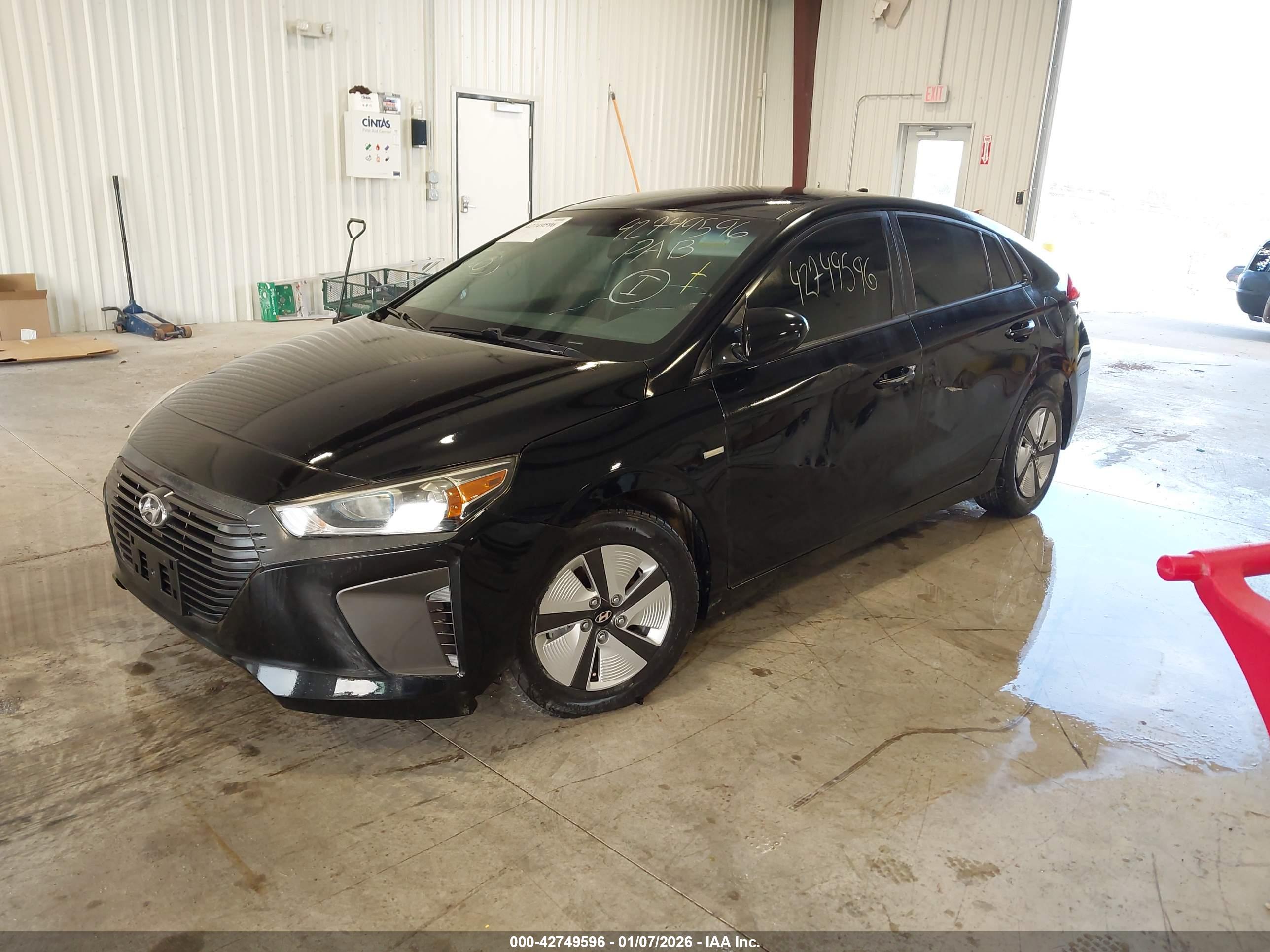 HYUNDAI IONIQ image 2