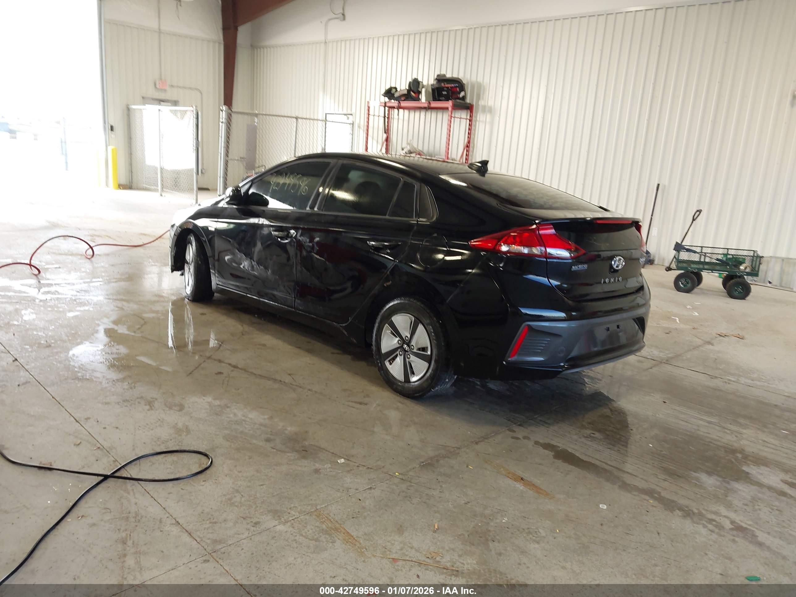 HYUNDAI IONIQ image 3
