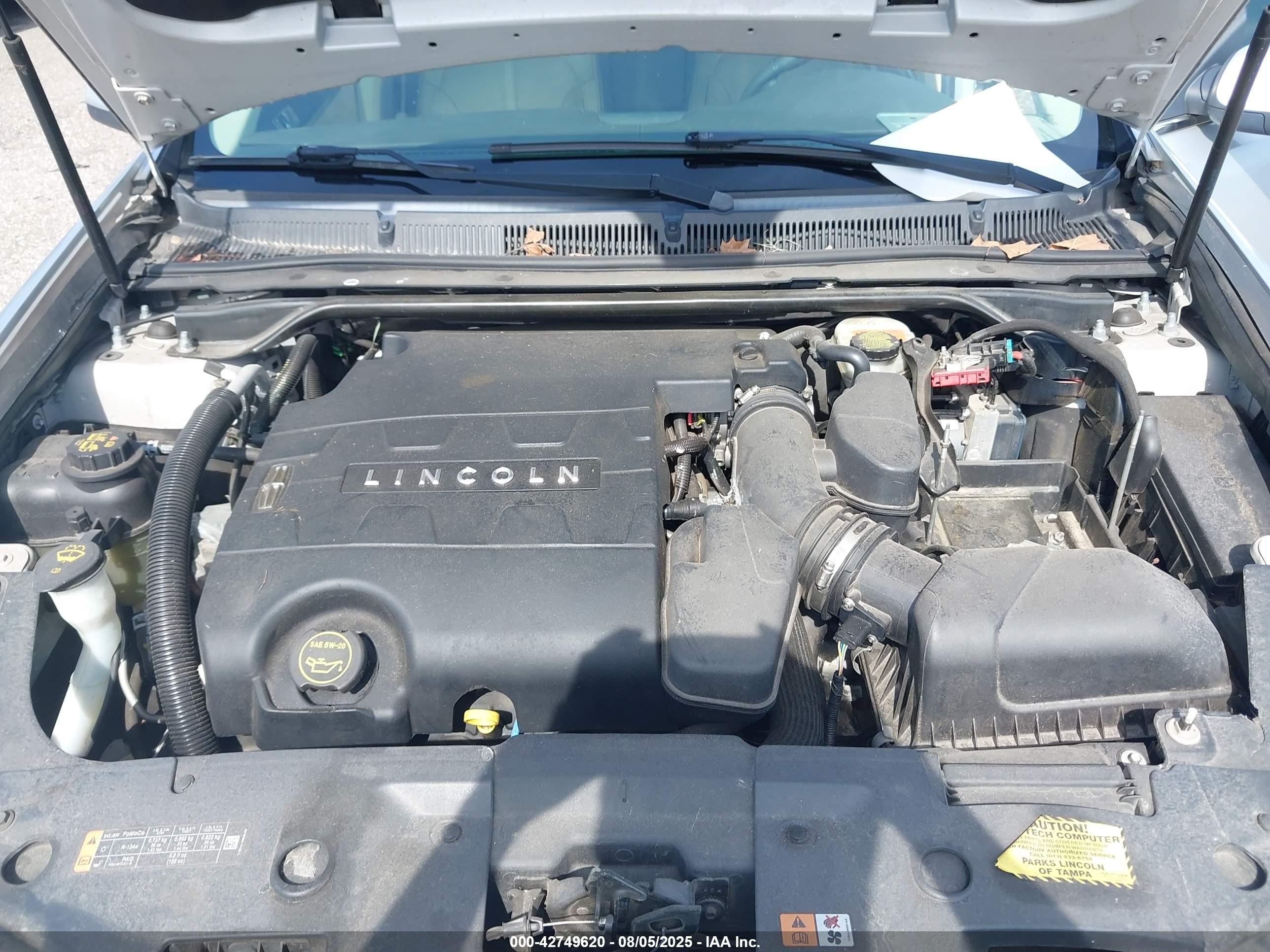 LINCOLN MKS image 10