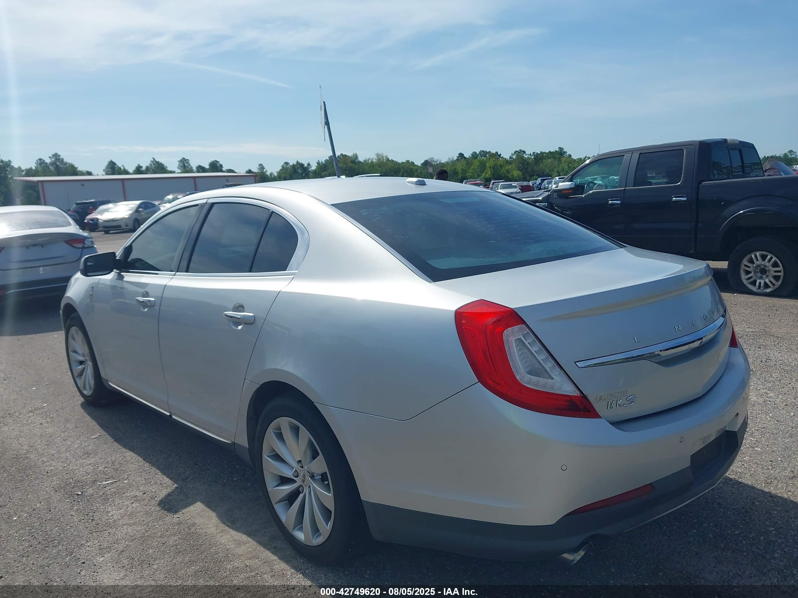 LINCOLN MKS image 3