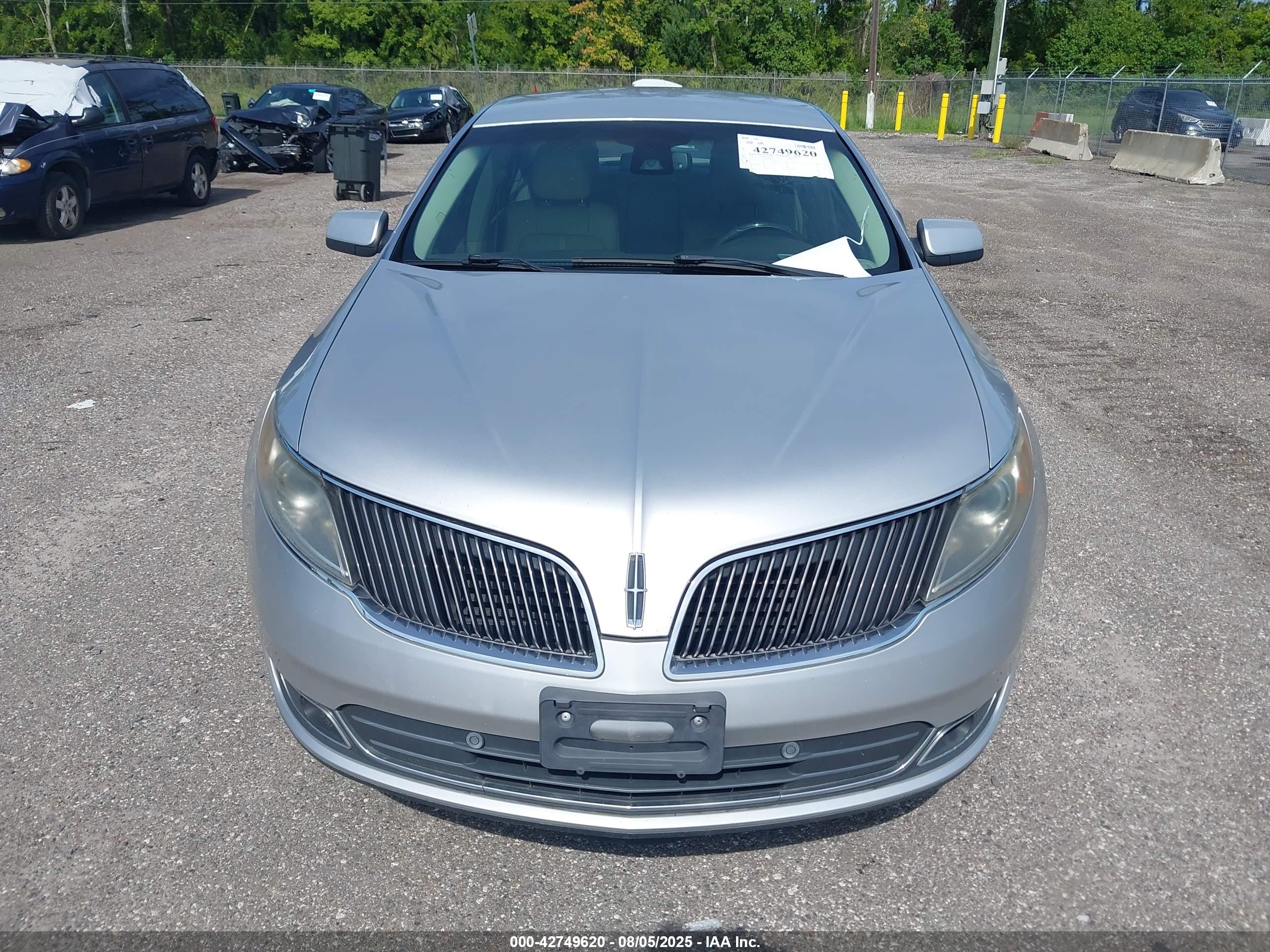 LINCOLN MKS image 6