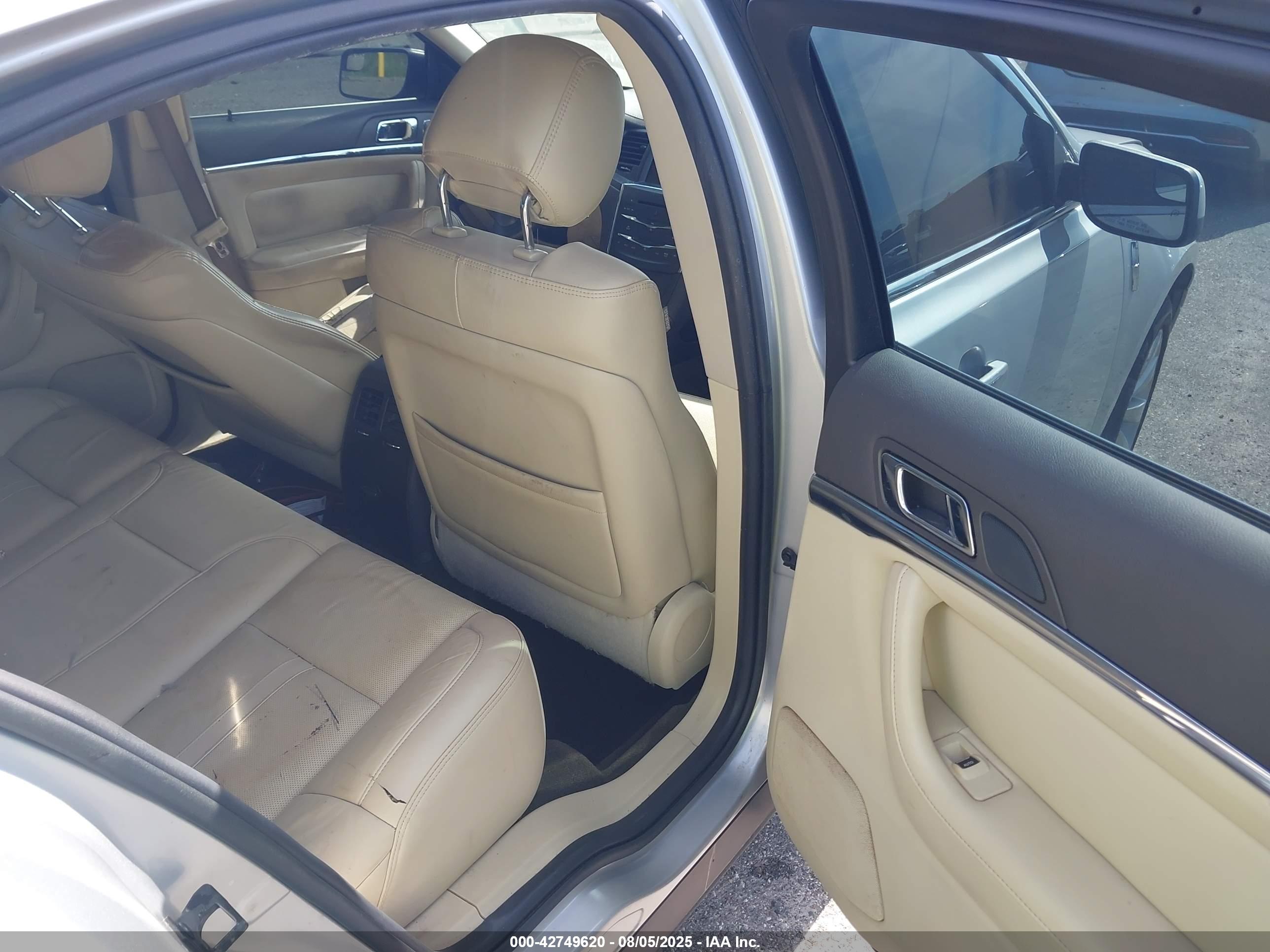LINCOLN MKS image 8