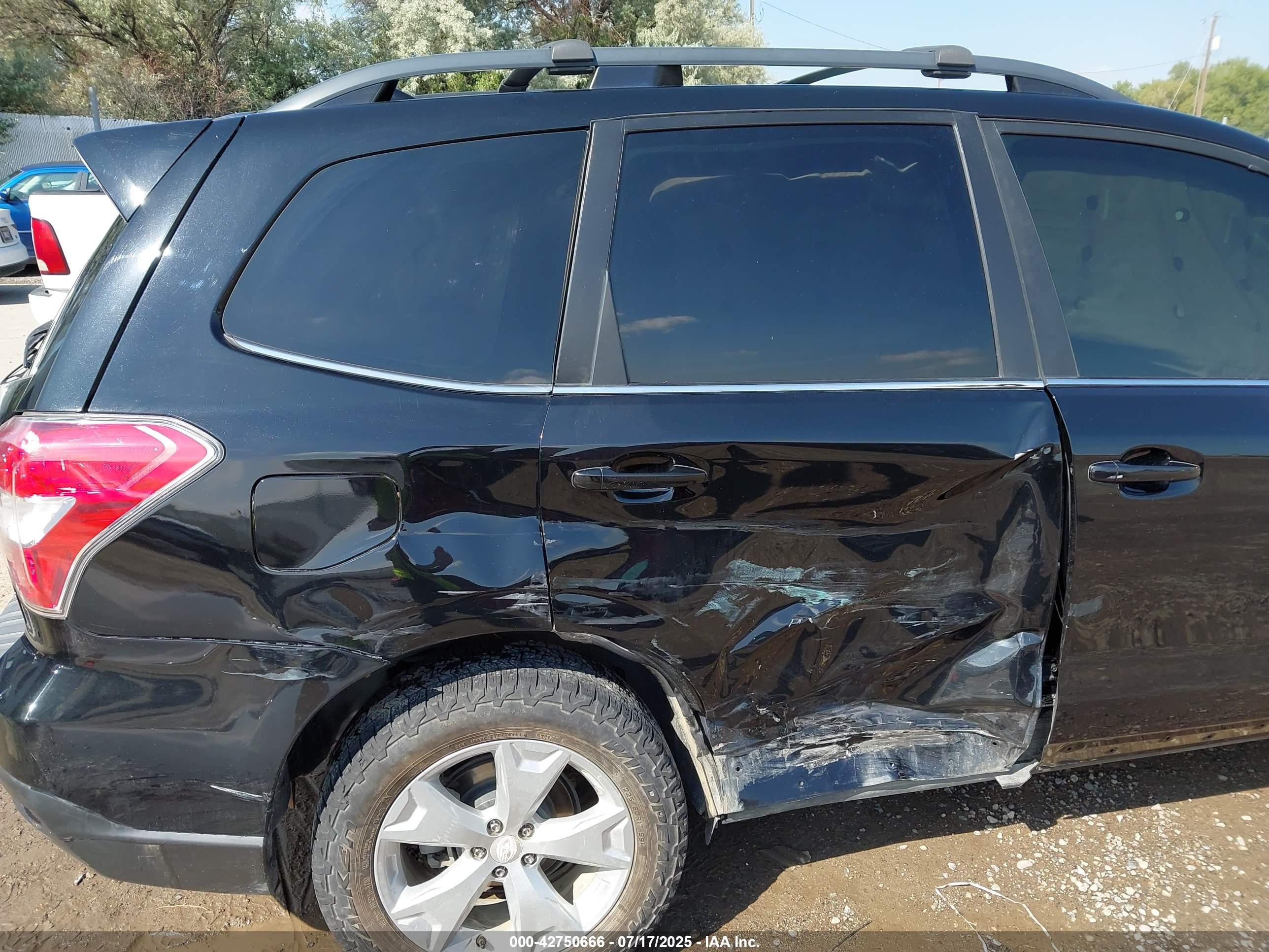 SUBARU FORESTER image 6