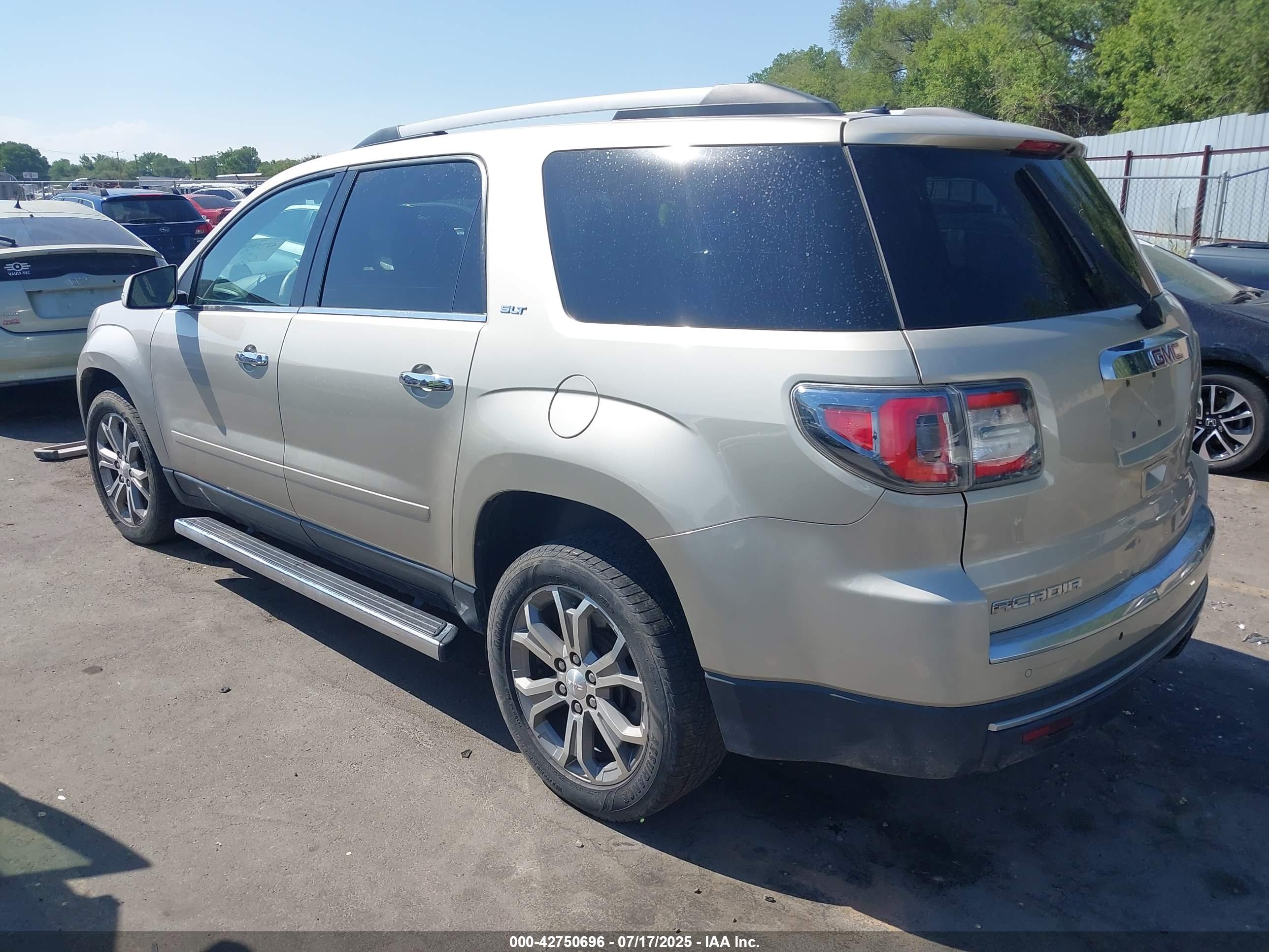 GMC ACADIA image 3