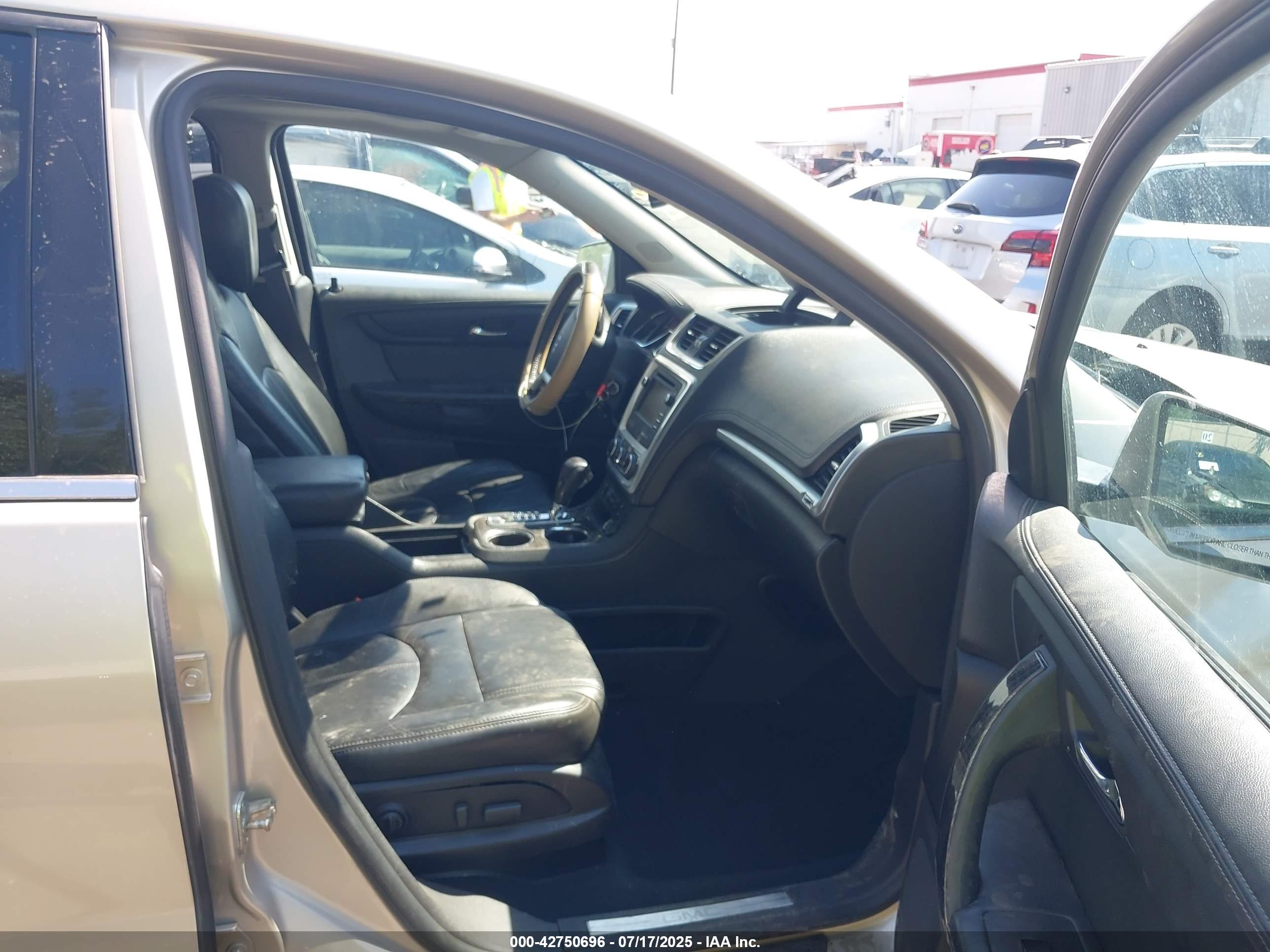 GMC ACADIA image 5