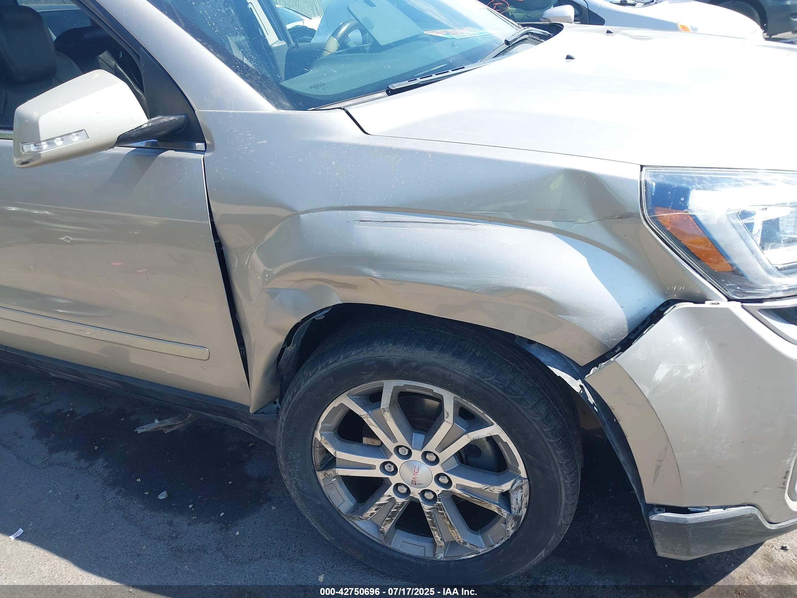 GMC ACADIA image 6