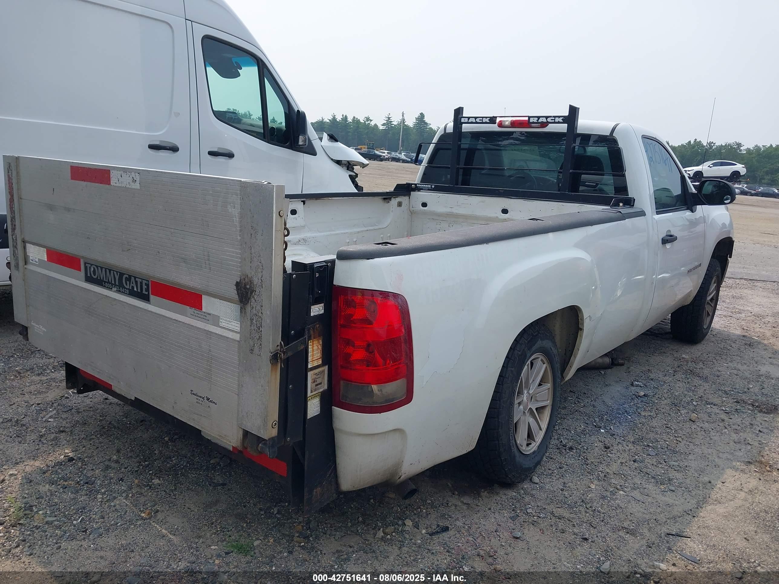 GMC SIERRA image 4