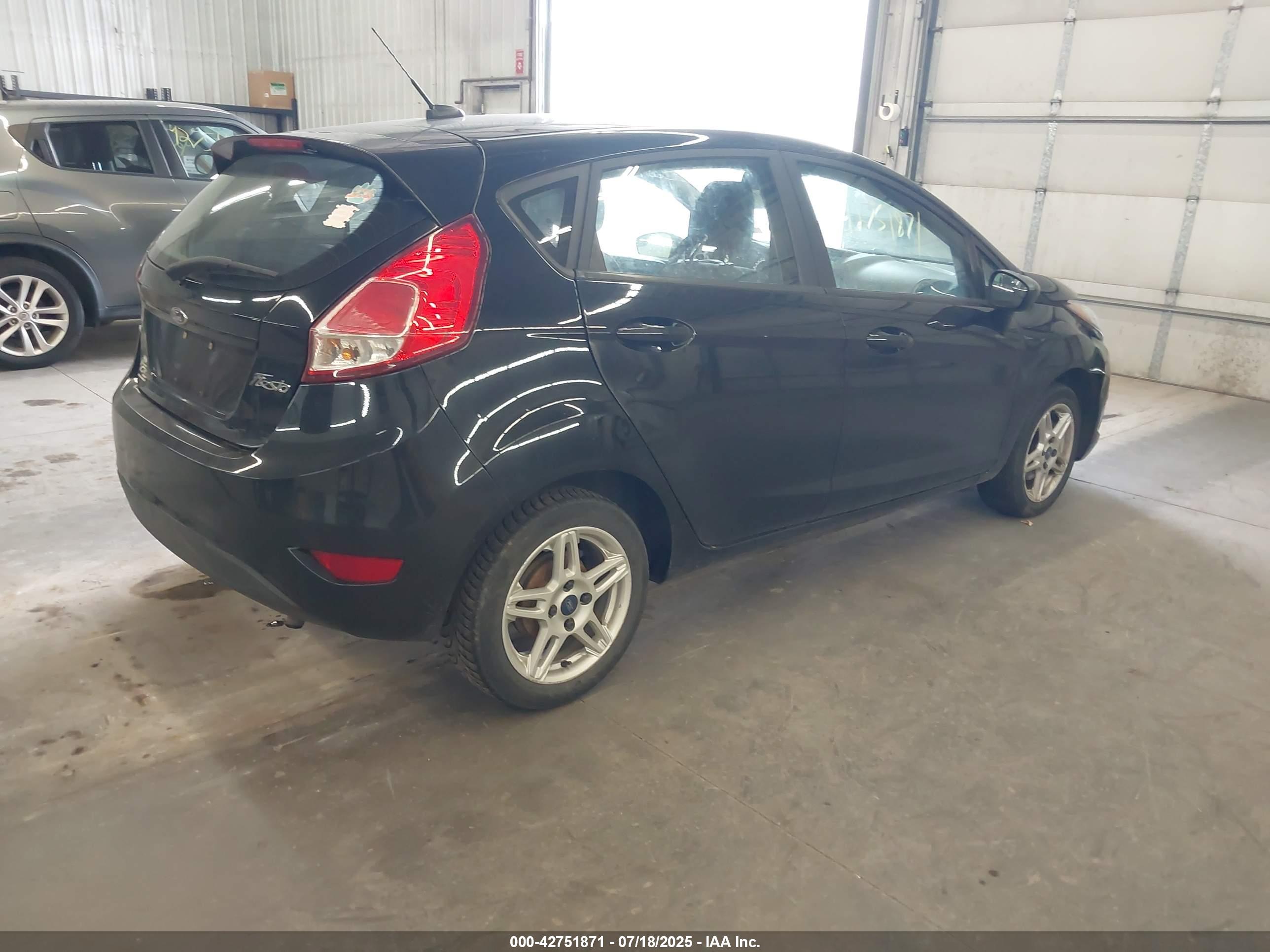 FORD FIESTA image 4