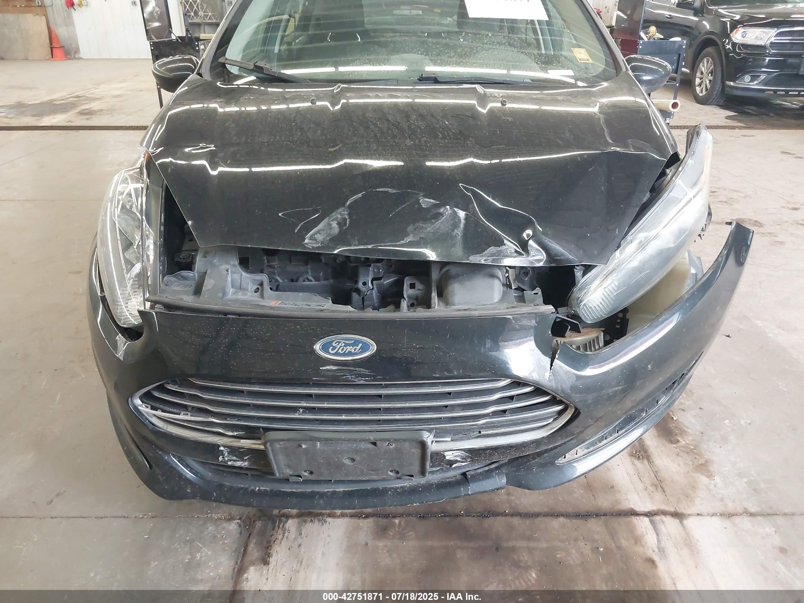 FORD FIESTA image 6