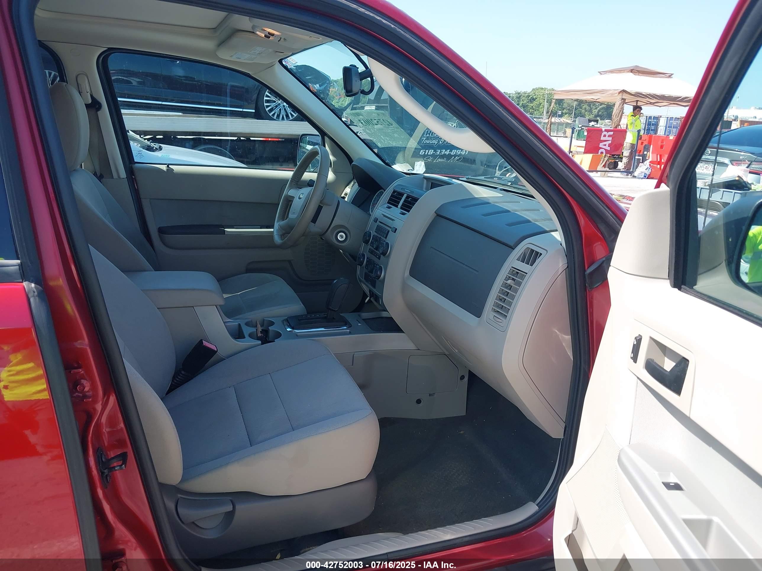FORD ESCAPE image 5