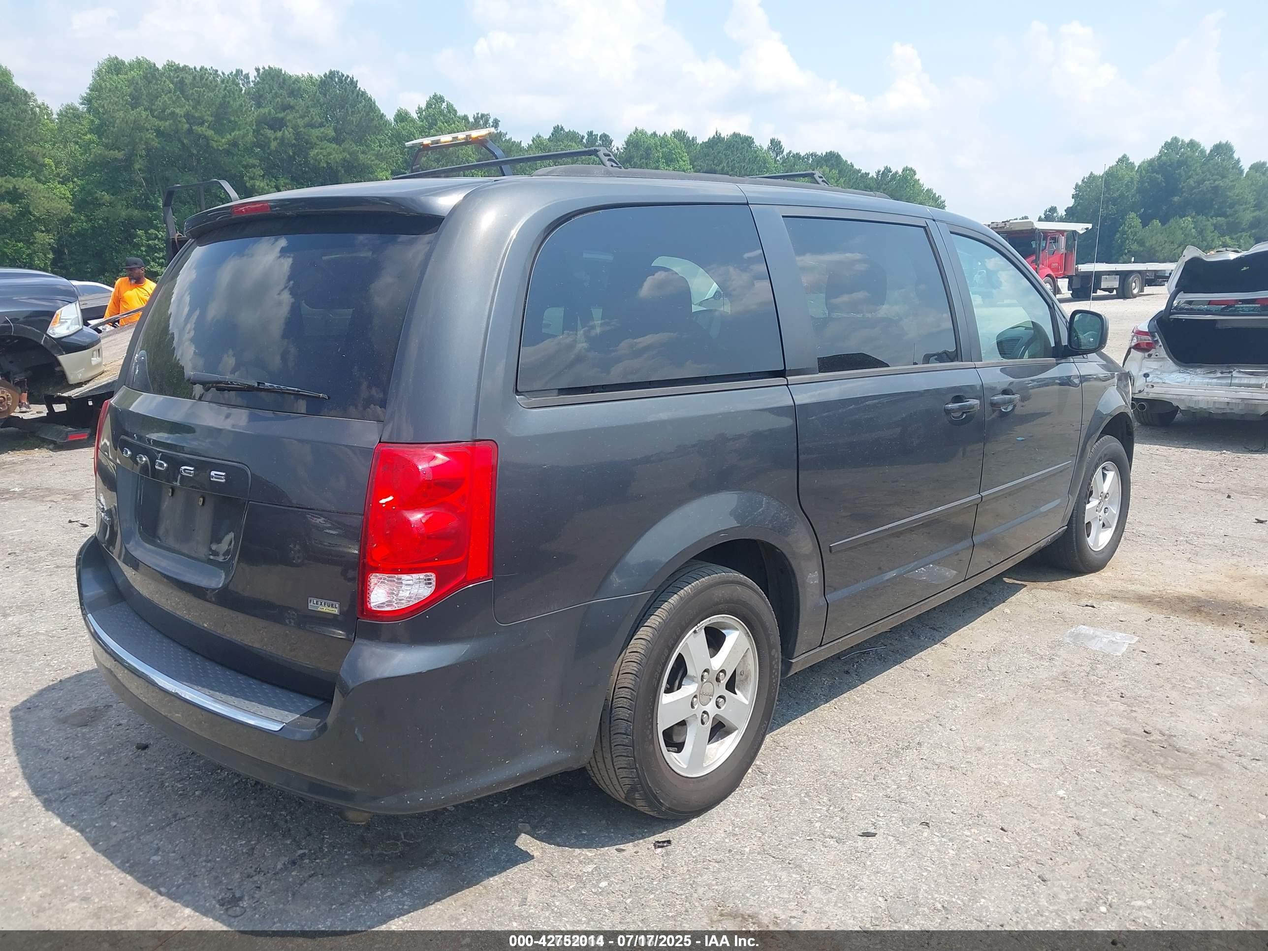 DODGE GRAND image 4