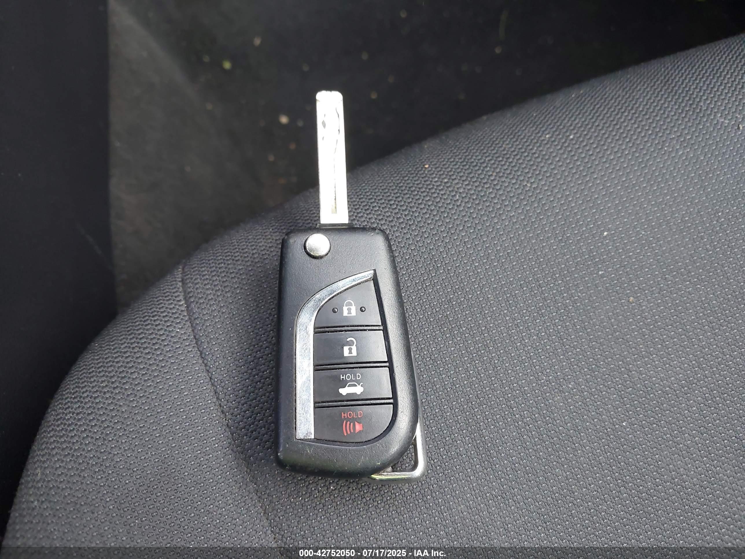 TOYOTA COROLLA image 11