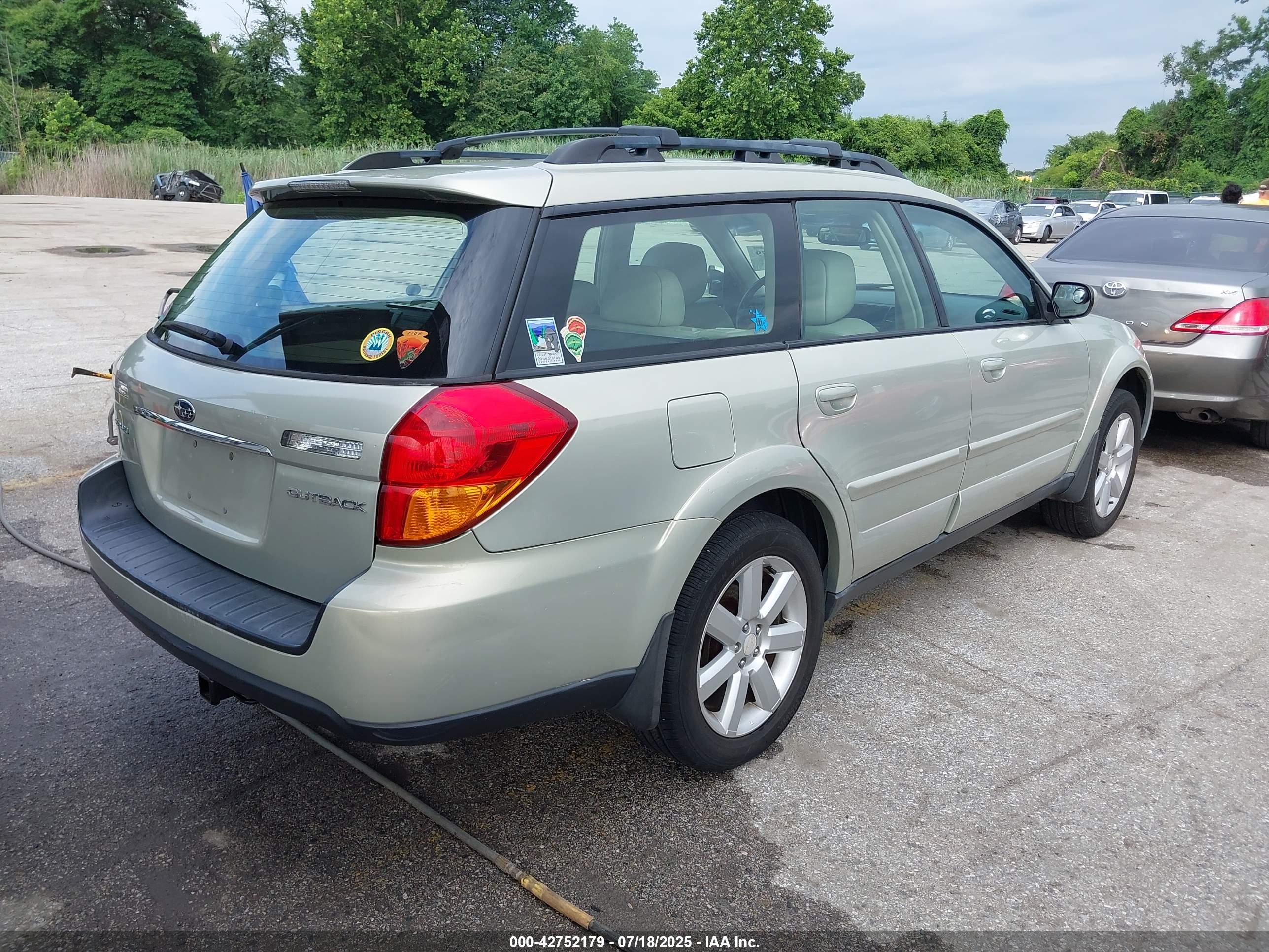 SUBARU OUTBACK image 4