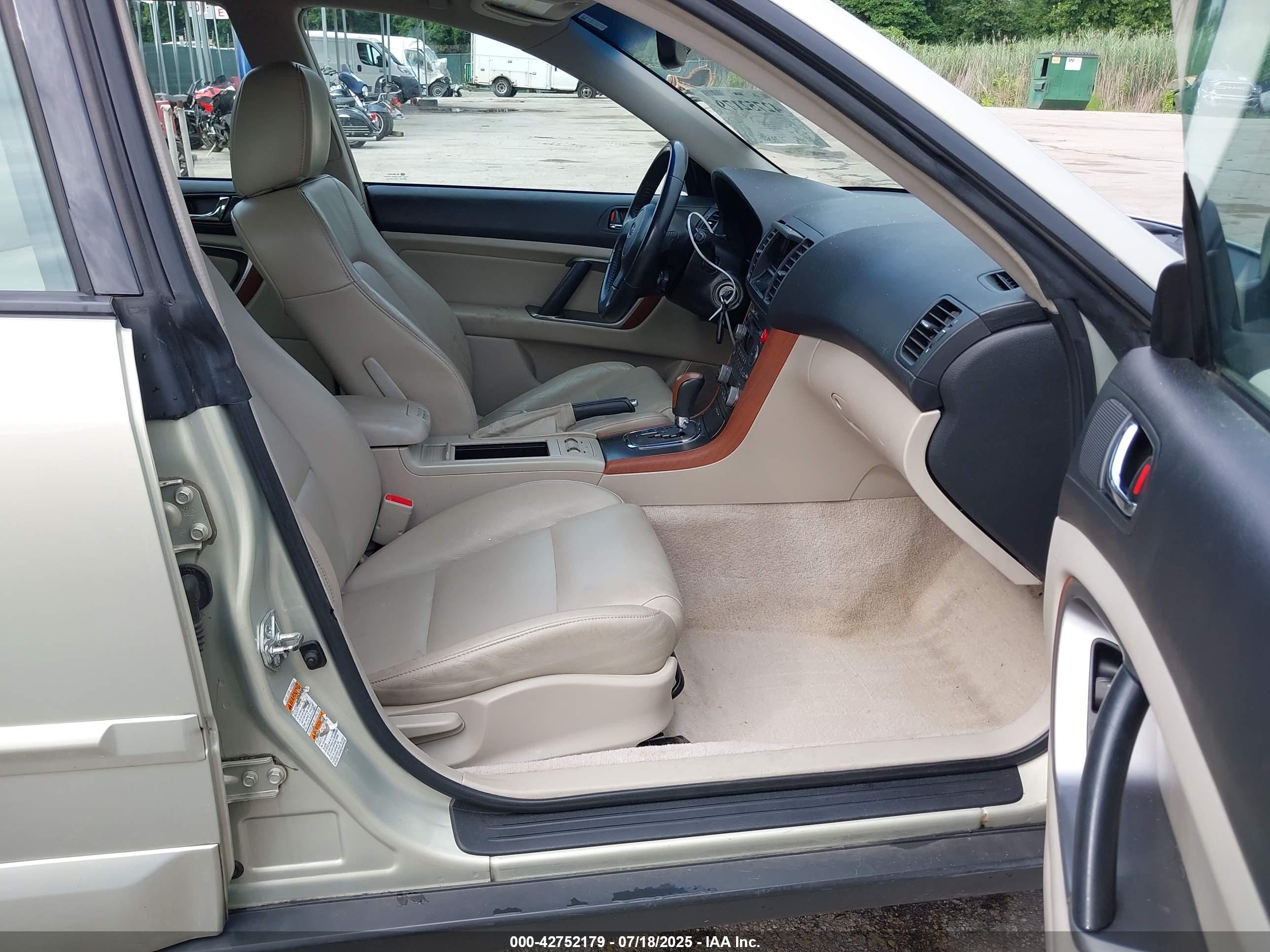 SUBARU OUTBACK image 5