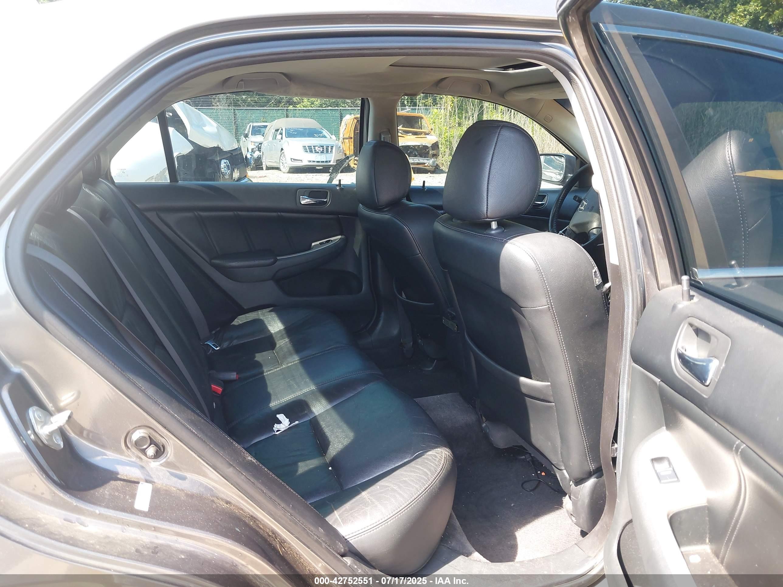 HONDA ACCORD image 8
