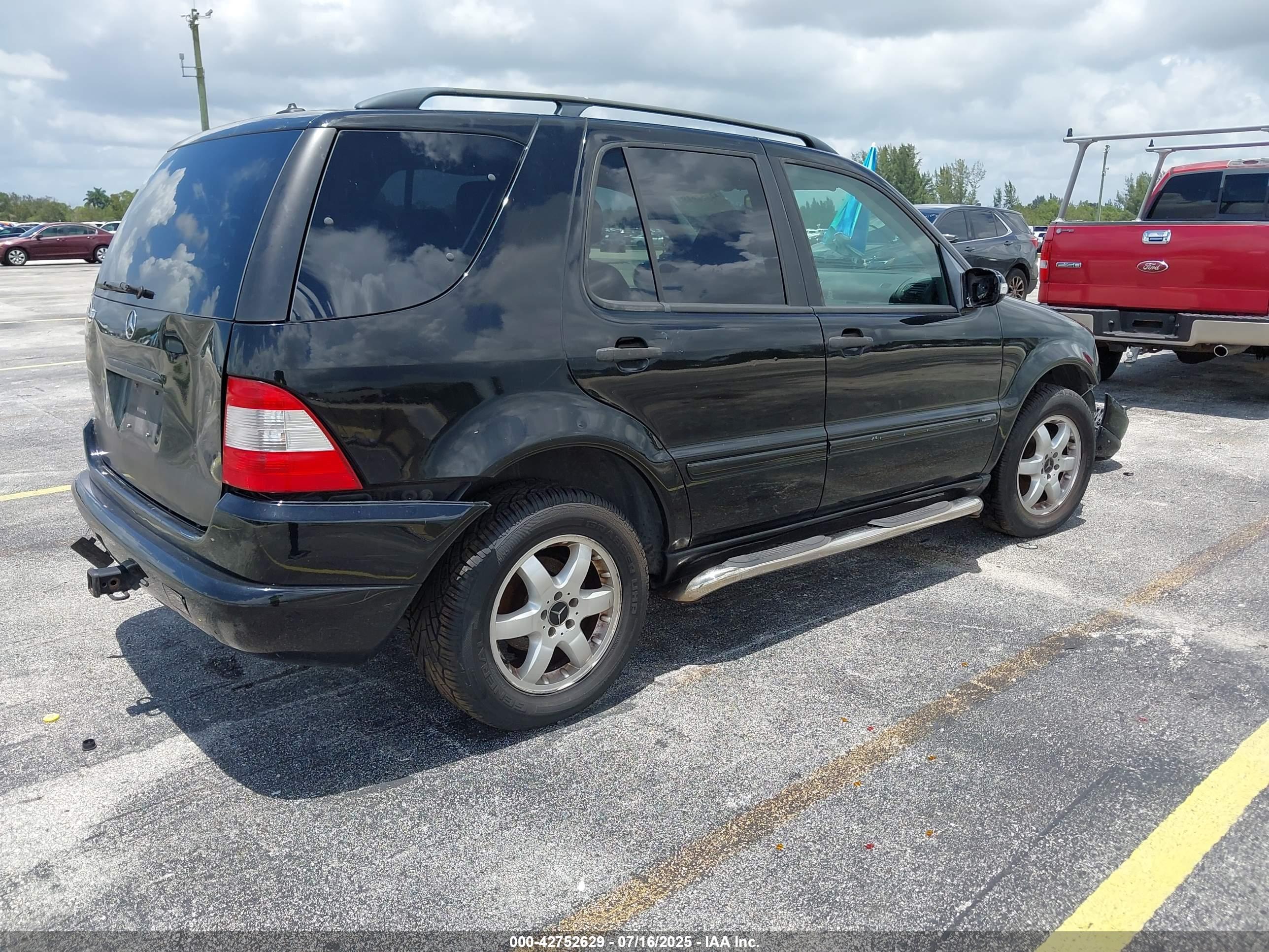 MERCEDES-BENZ ML image 4