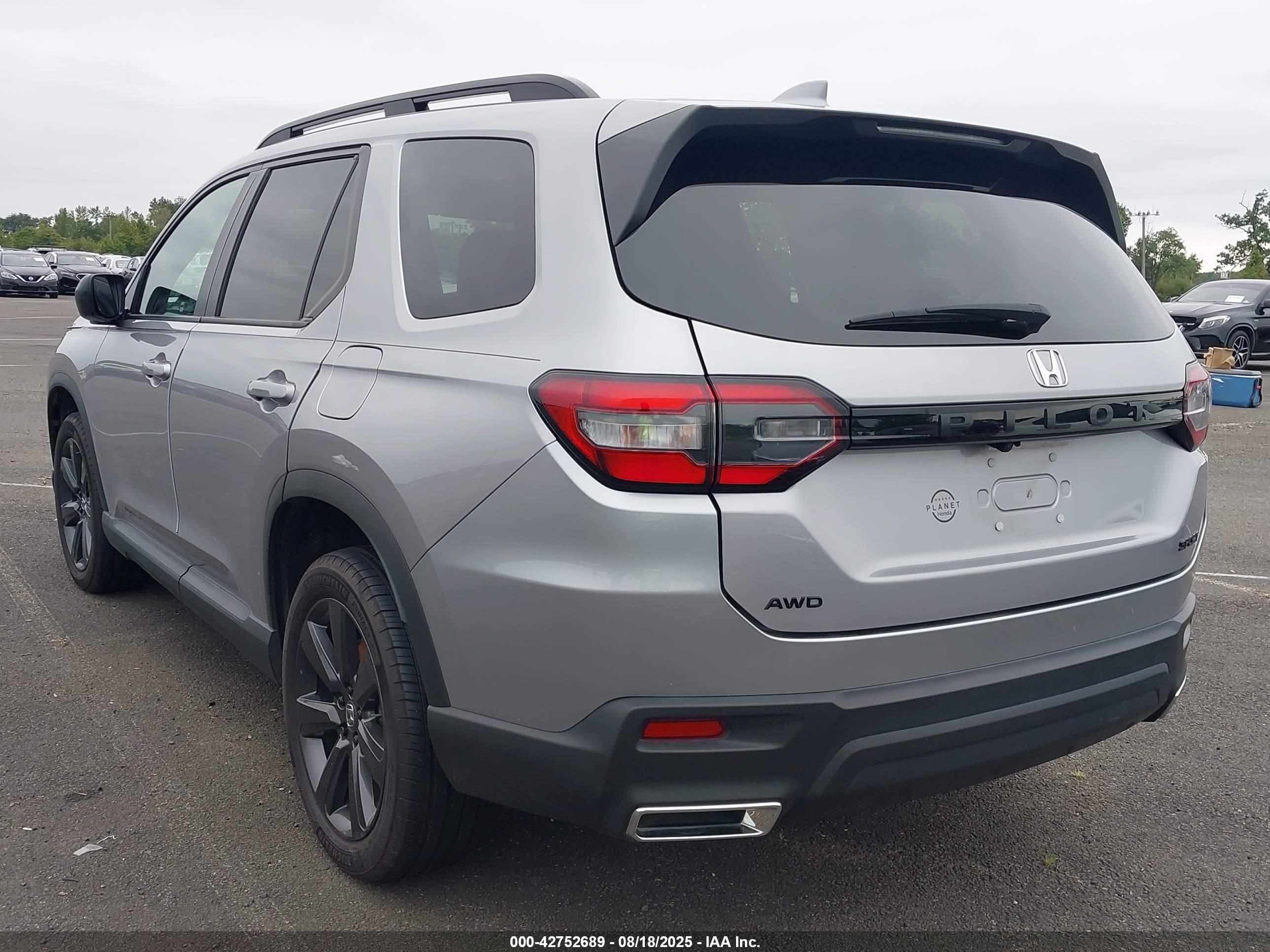 HONDA PILOT image 3