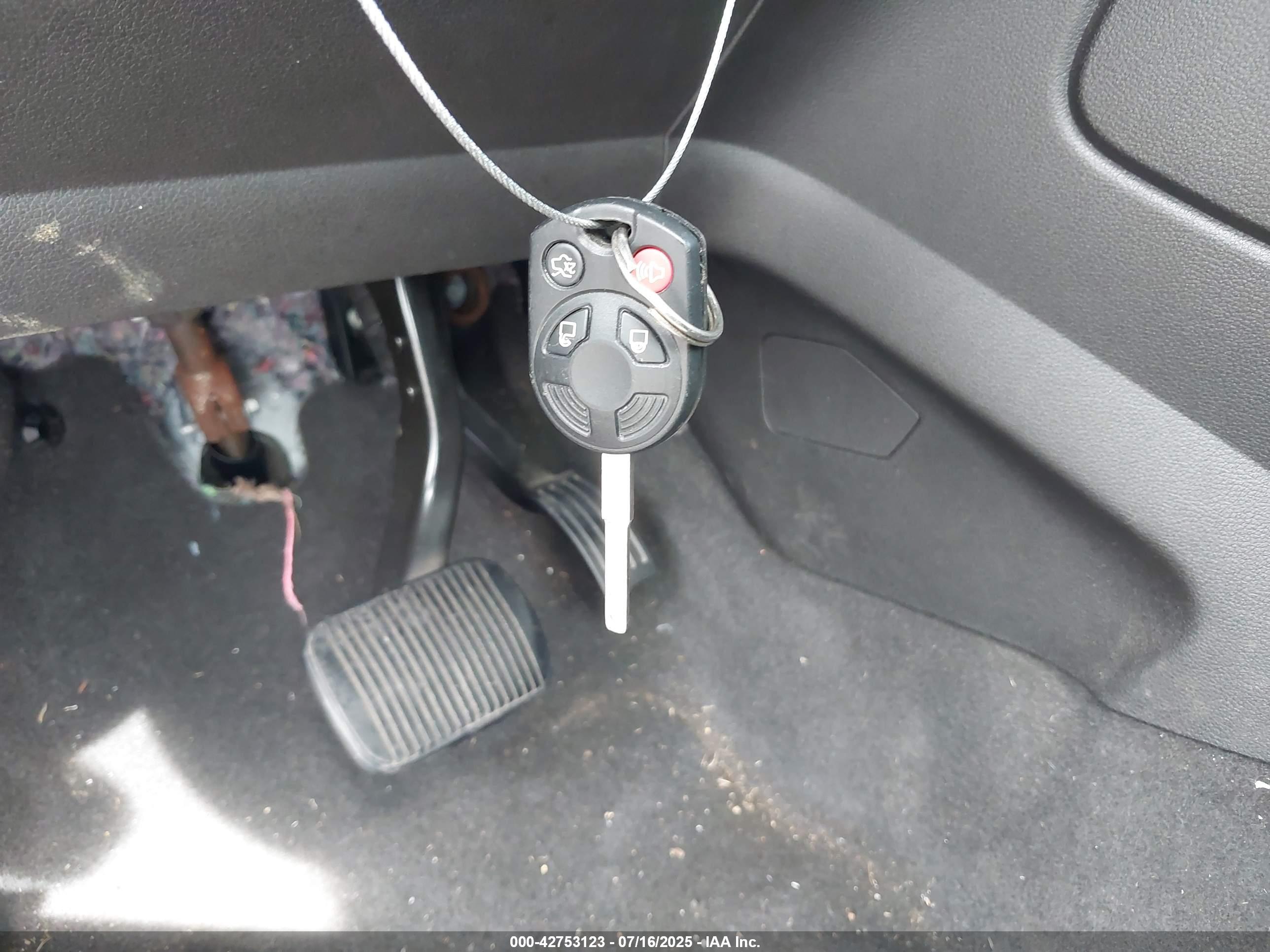 FORD C-MAX image 11