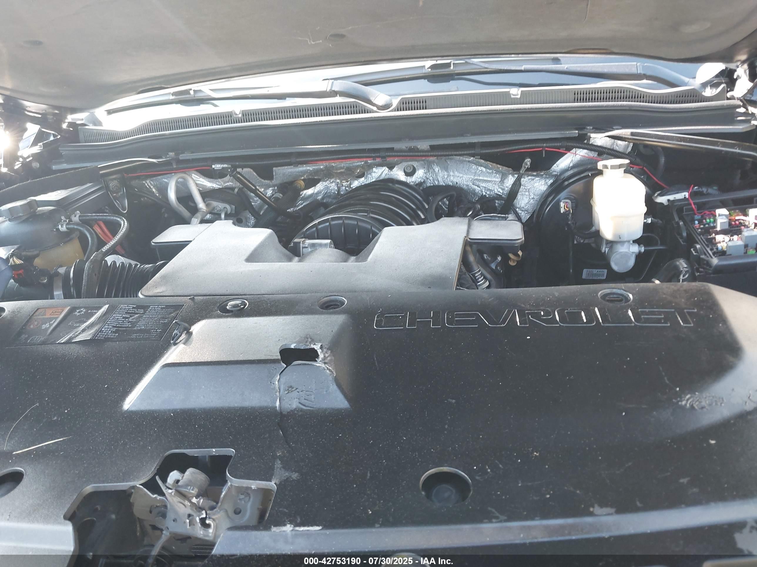 CHEVROLET SUBURBAN image 10