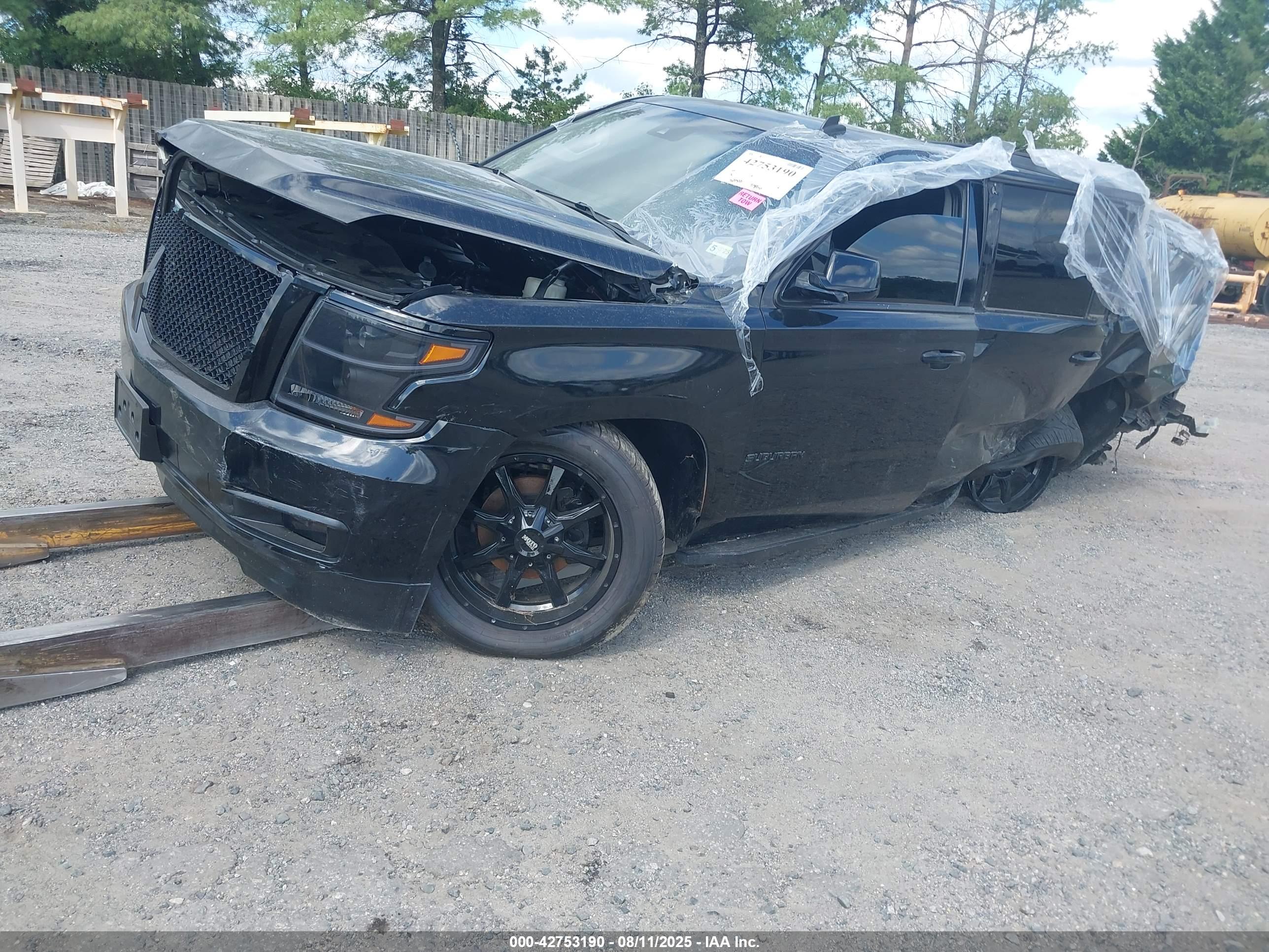 CHEVROLET SUBURBAN image 2