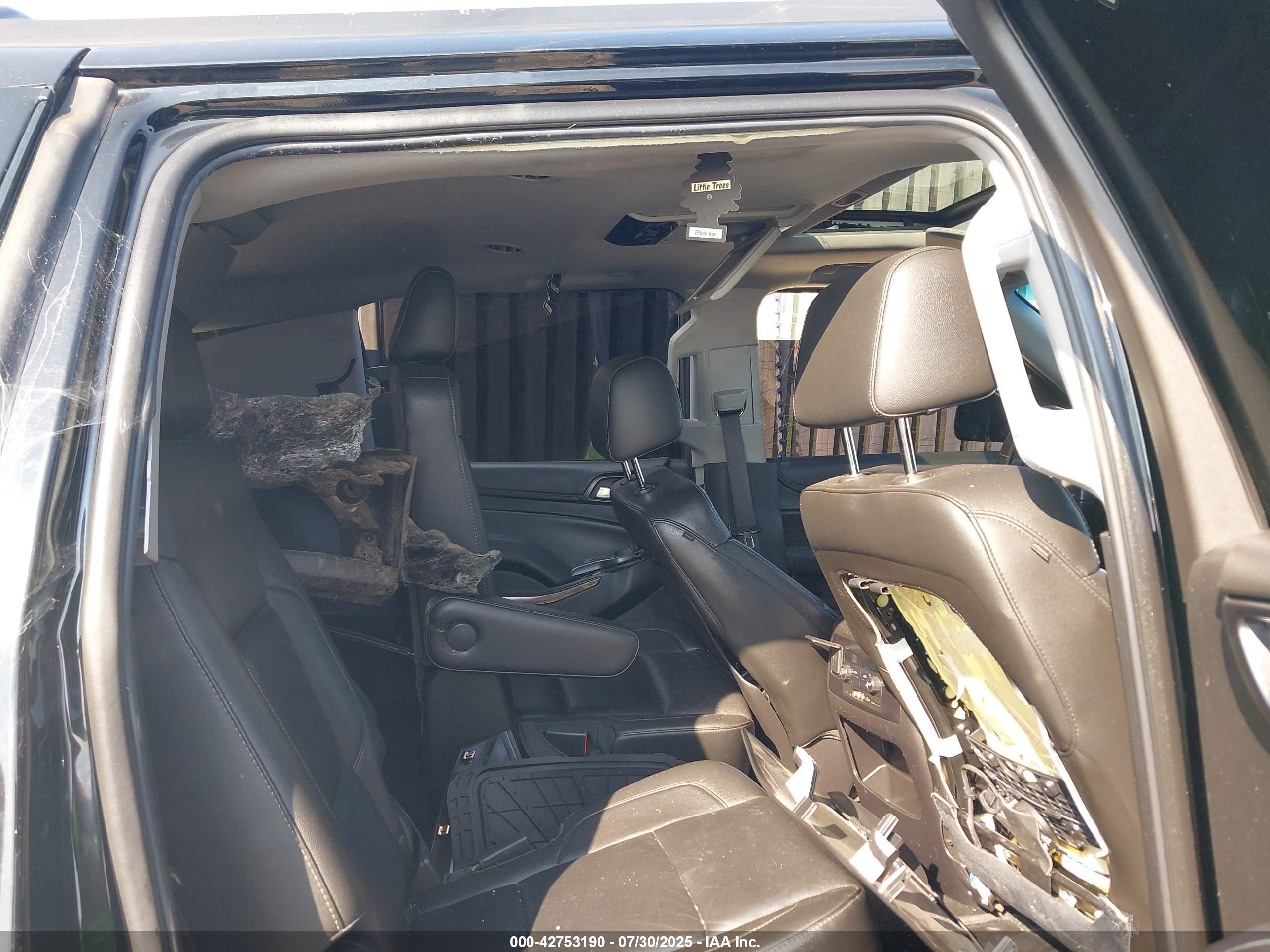 CHEVROLET SUBURBAN image 8