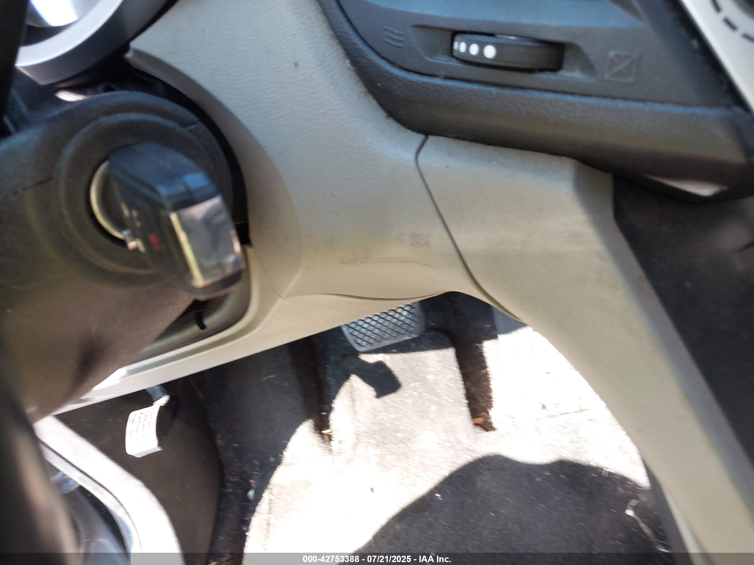 CHEVROLET EQUINOX image 11