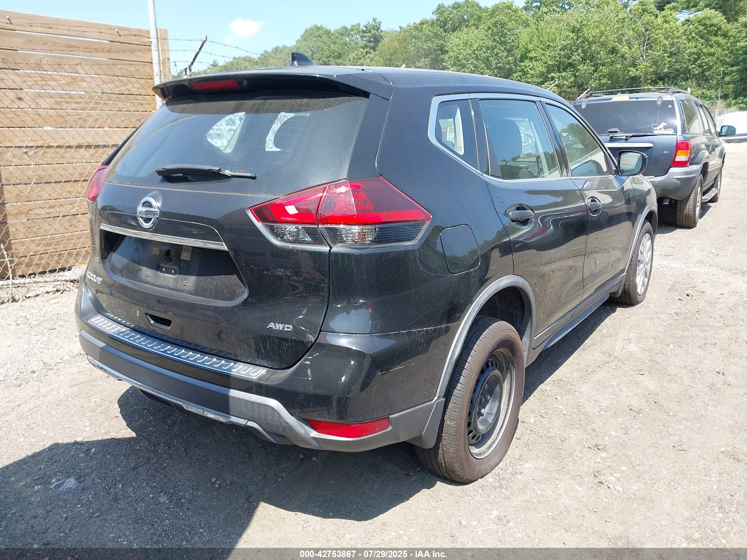 NISSAN ROGUE image 4