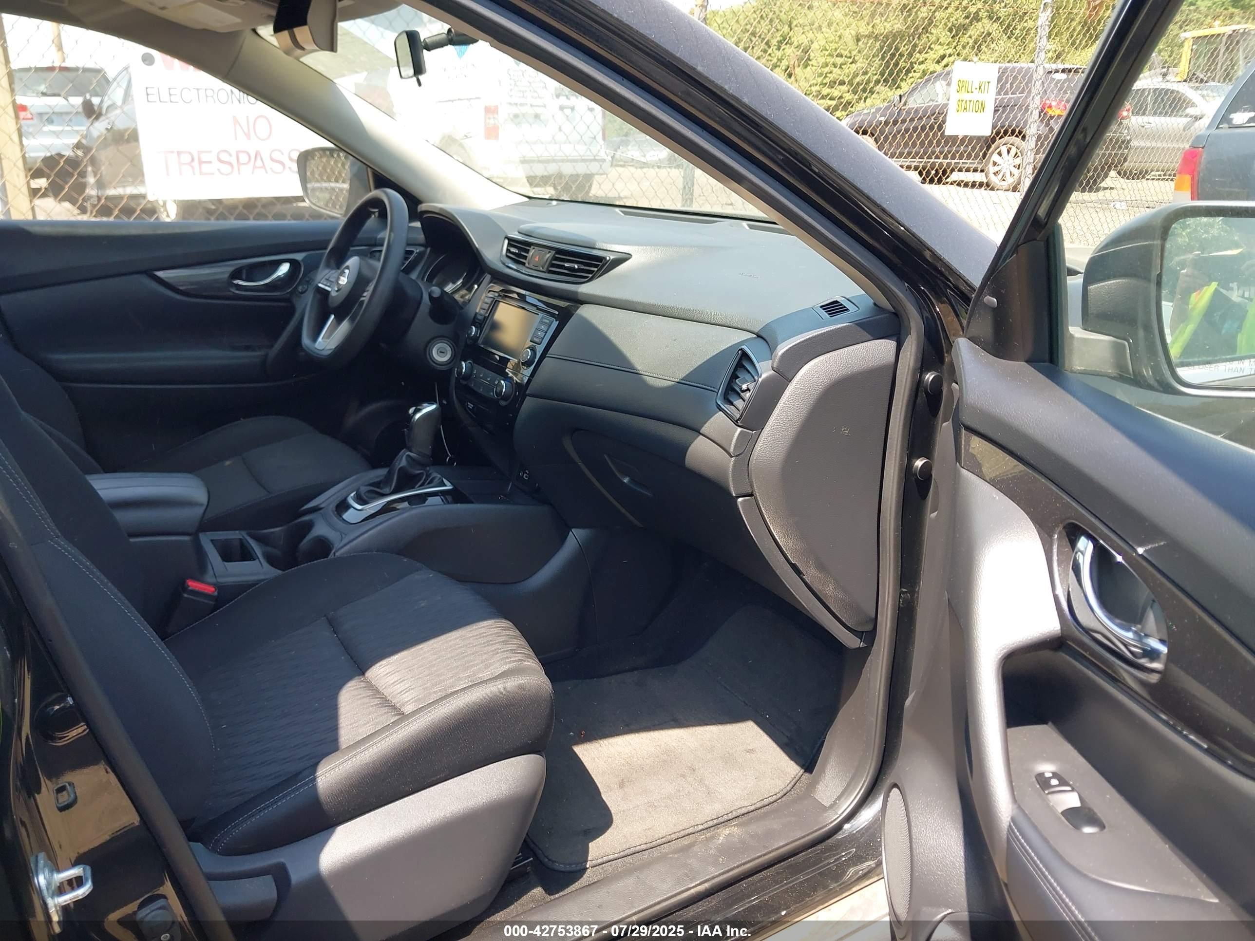 NISSAN ROGUE image 5