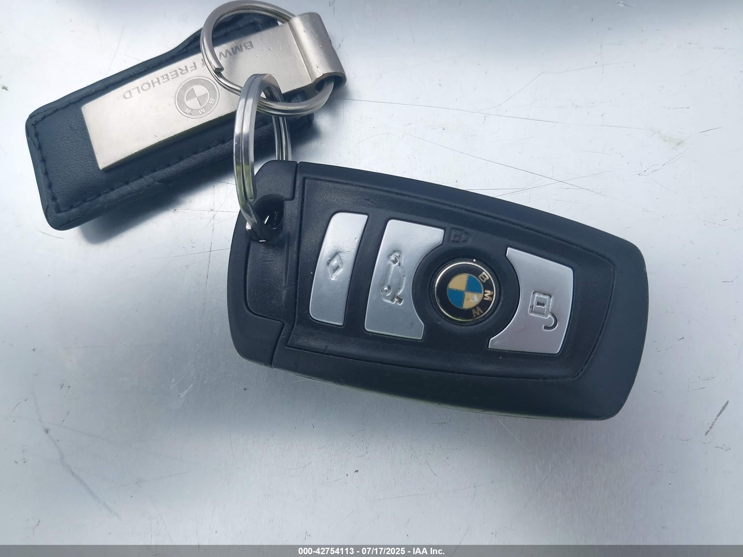 BMW 550I image 11