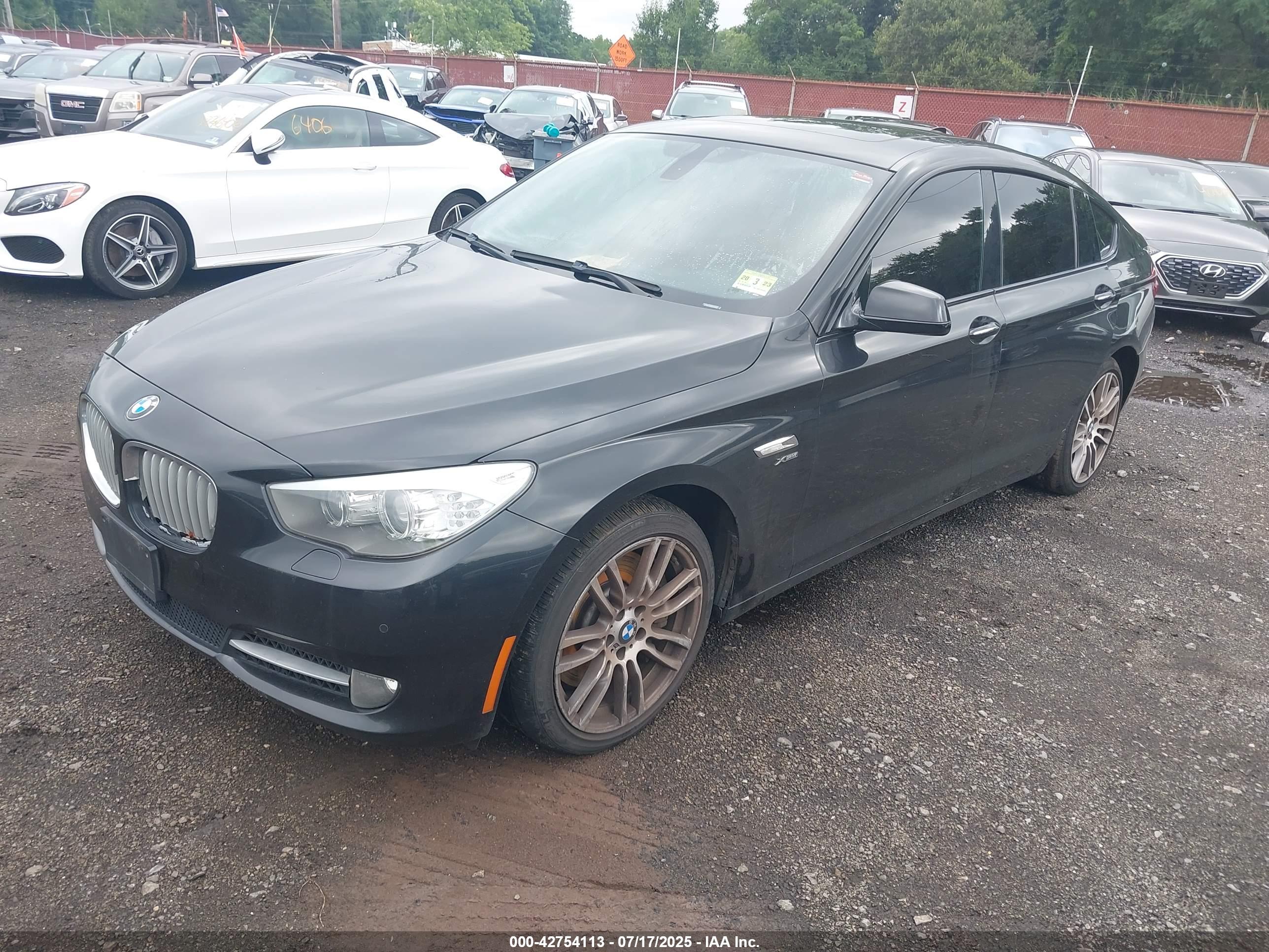 BMW 550I image 2