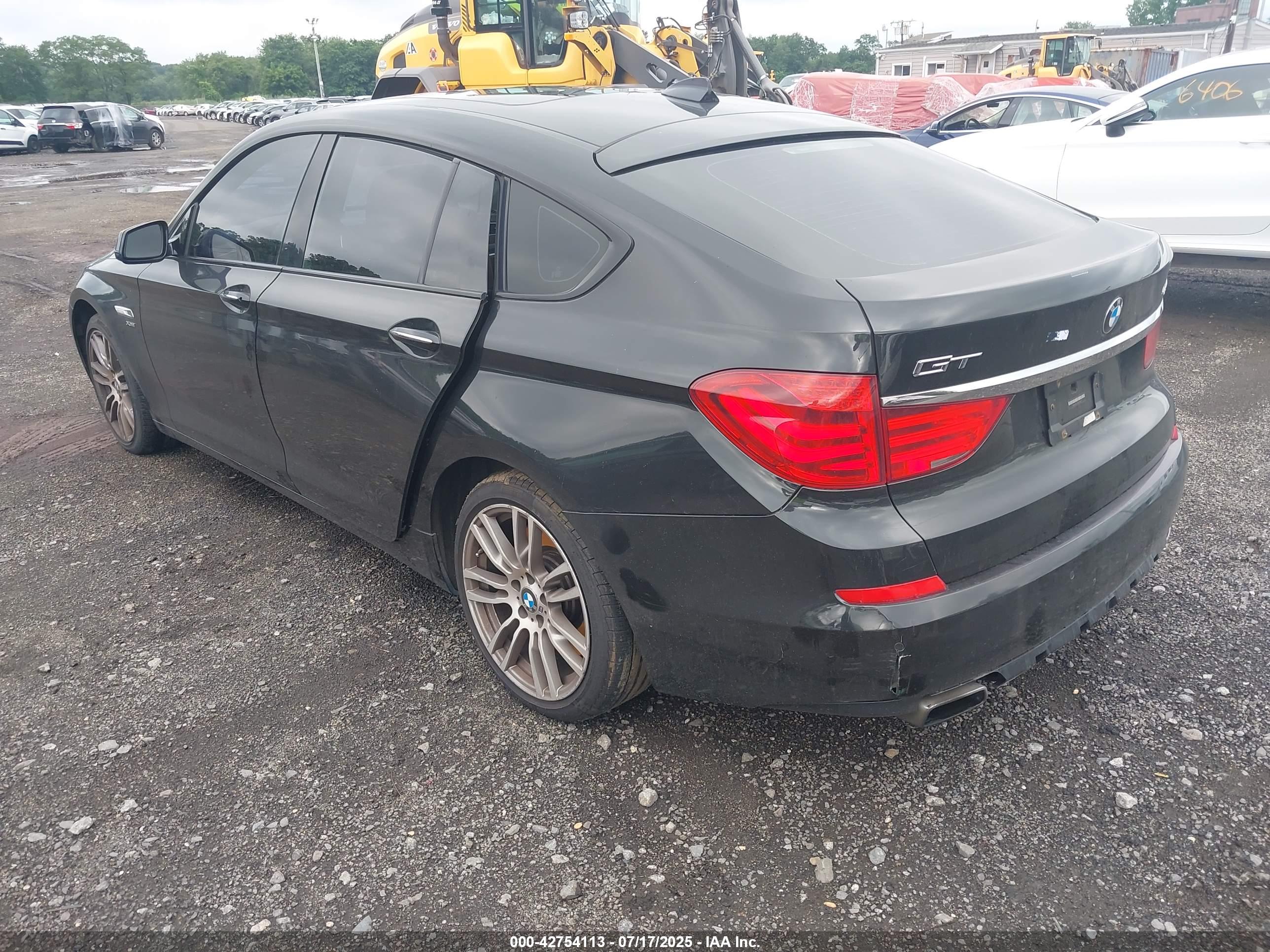 BMW 550I image 3