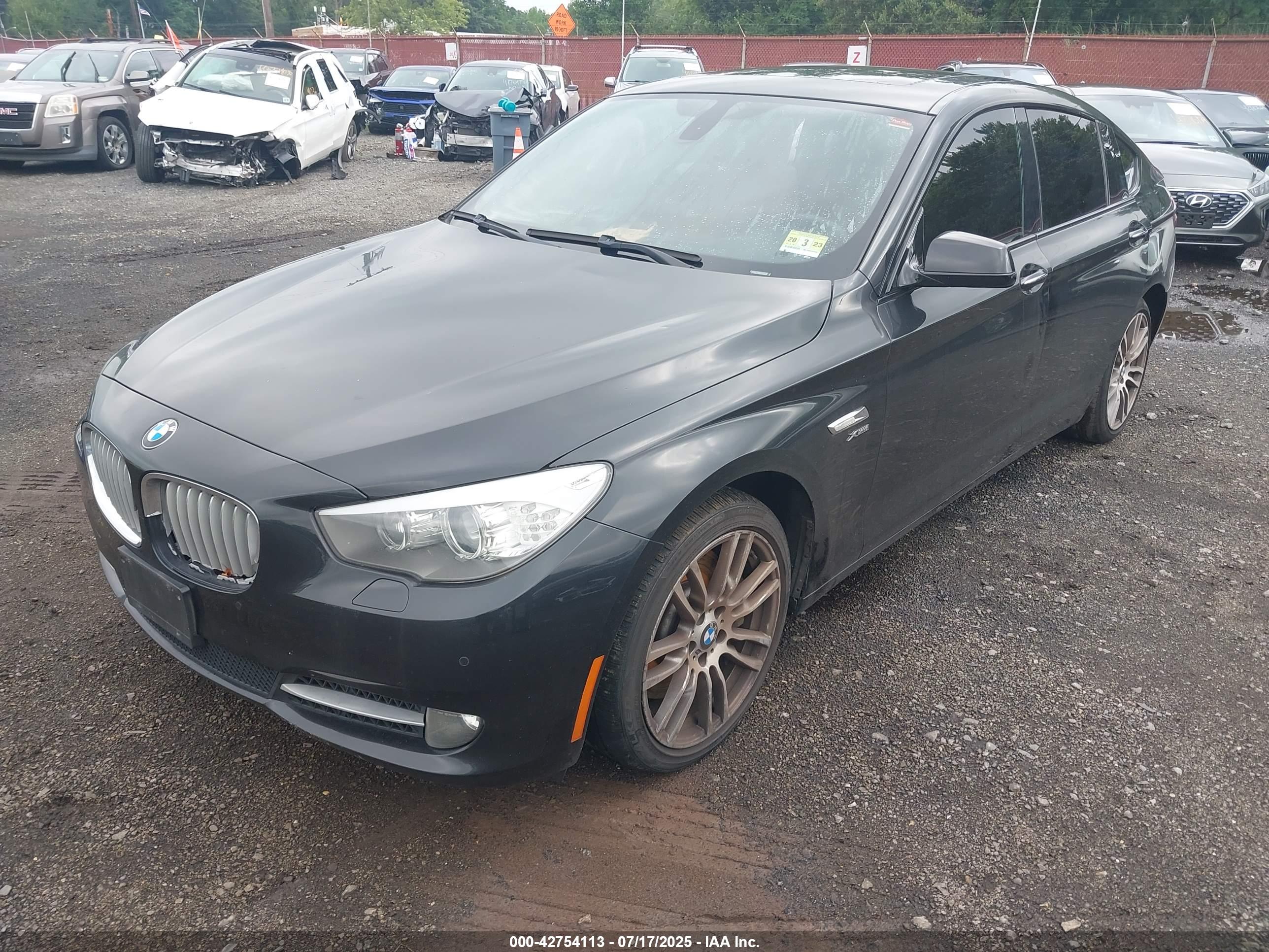 BMW 550I image 6