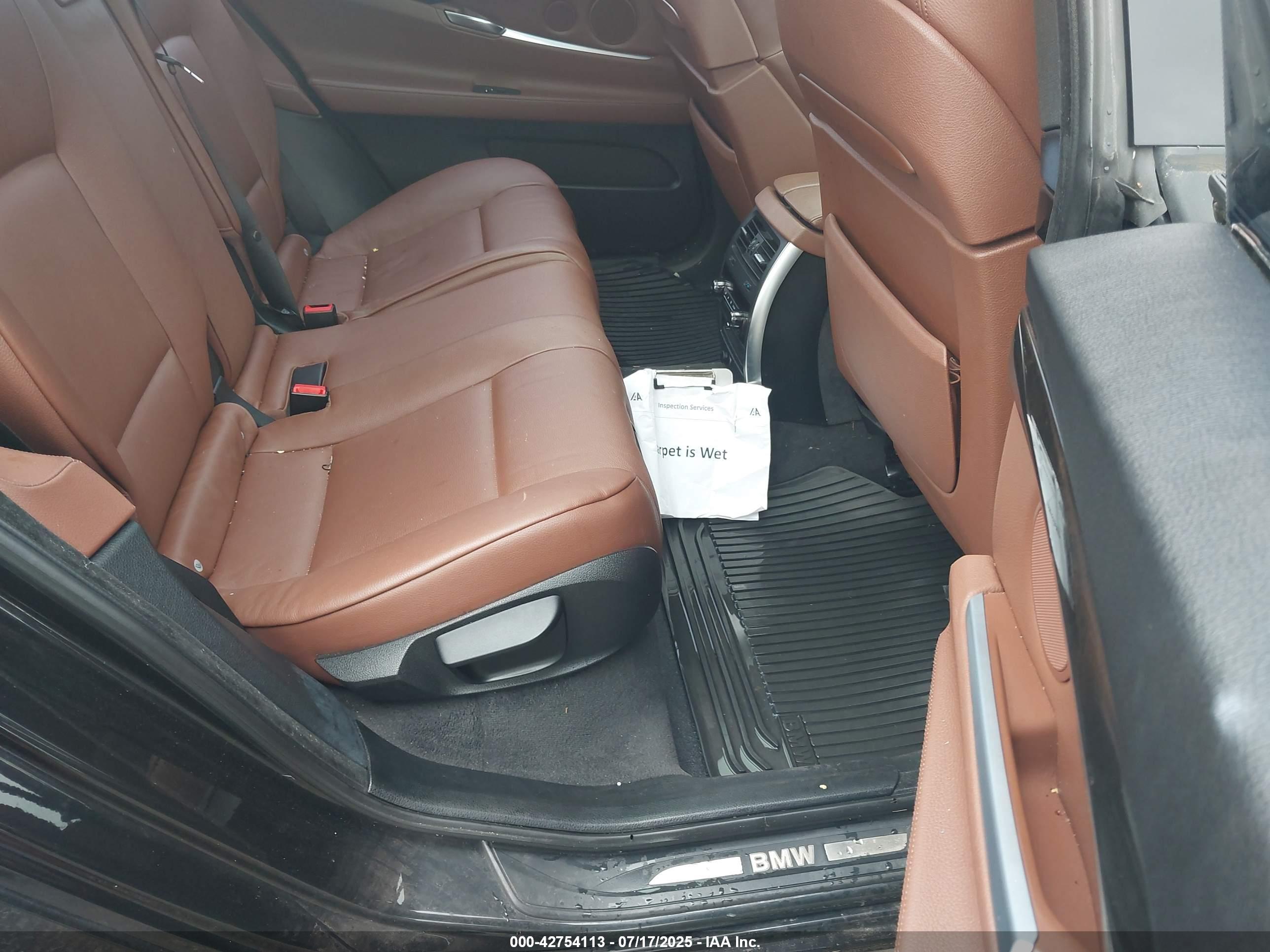 BMW 550I image 8