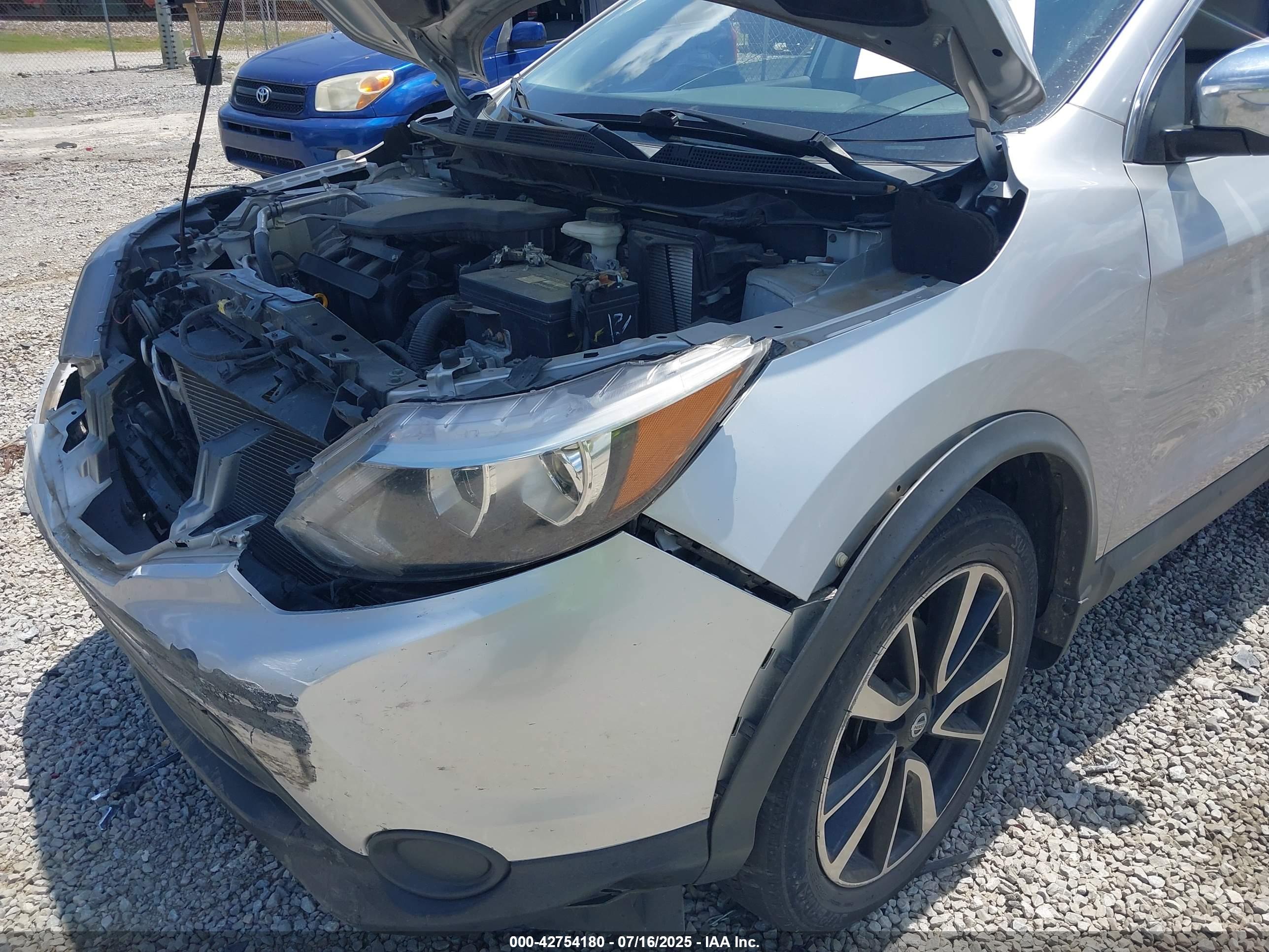 NISSAN ROGUE image 6