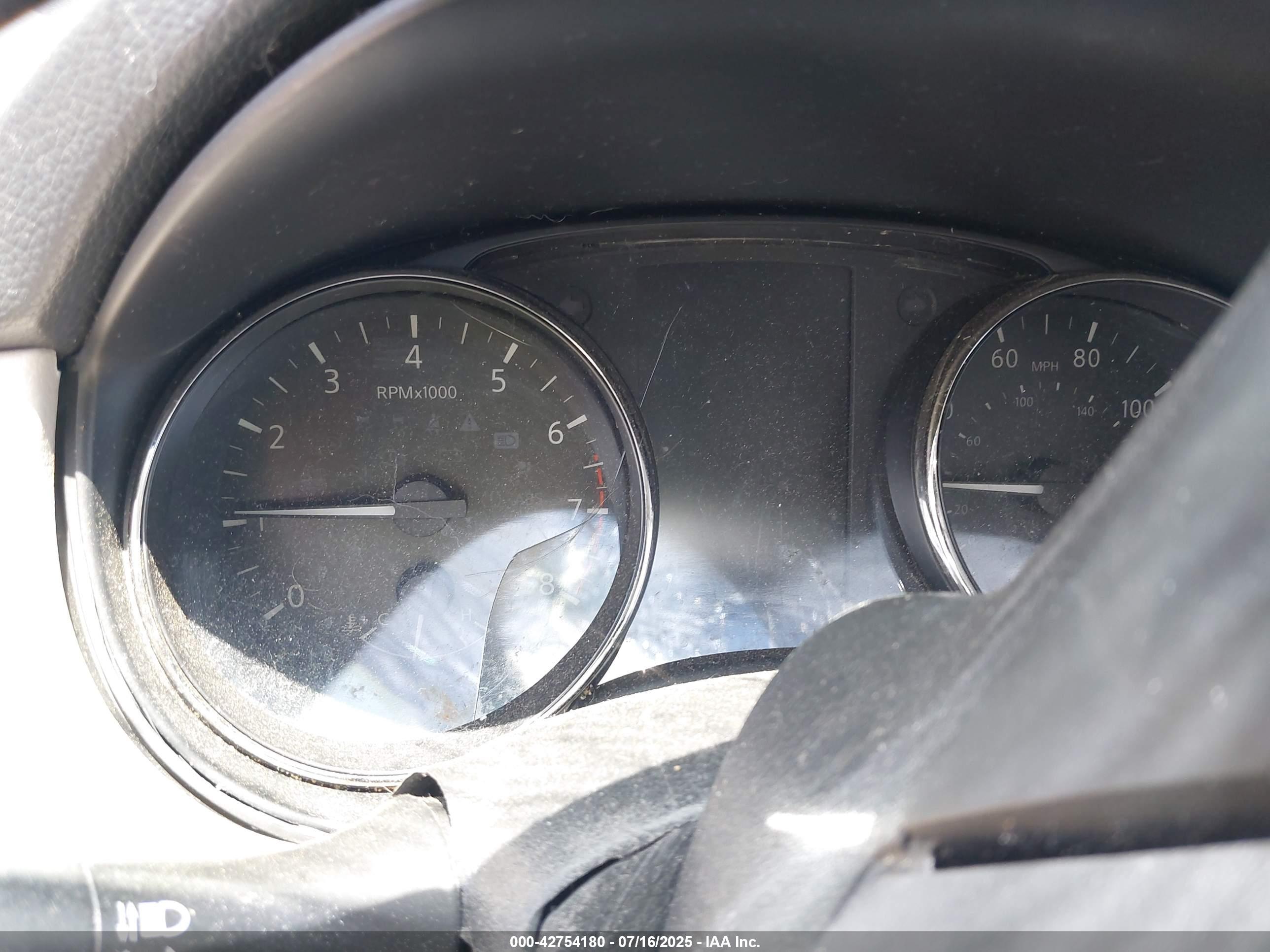 NISSAN ROGUE image 7