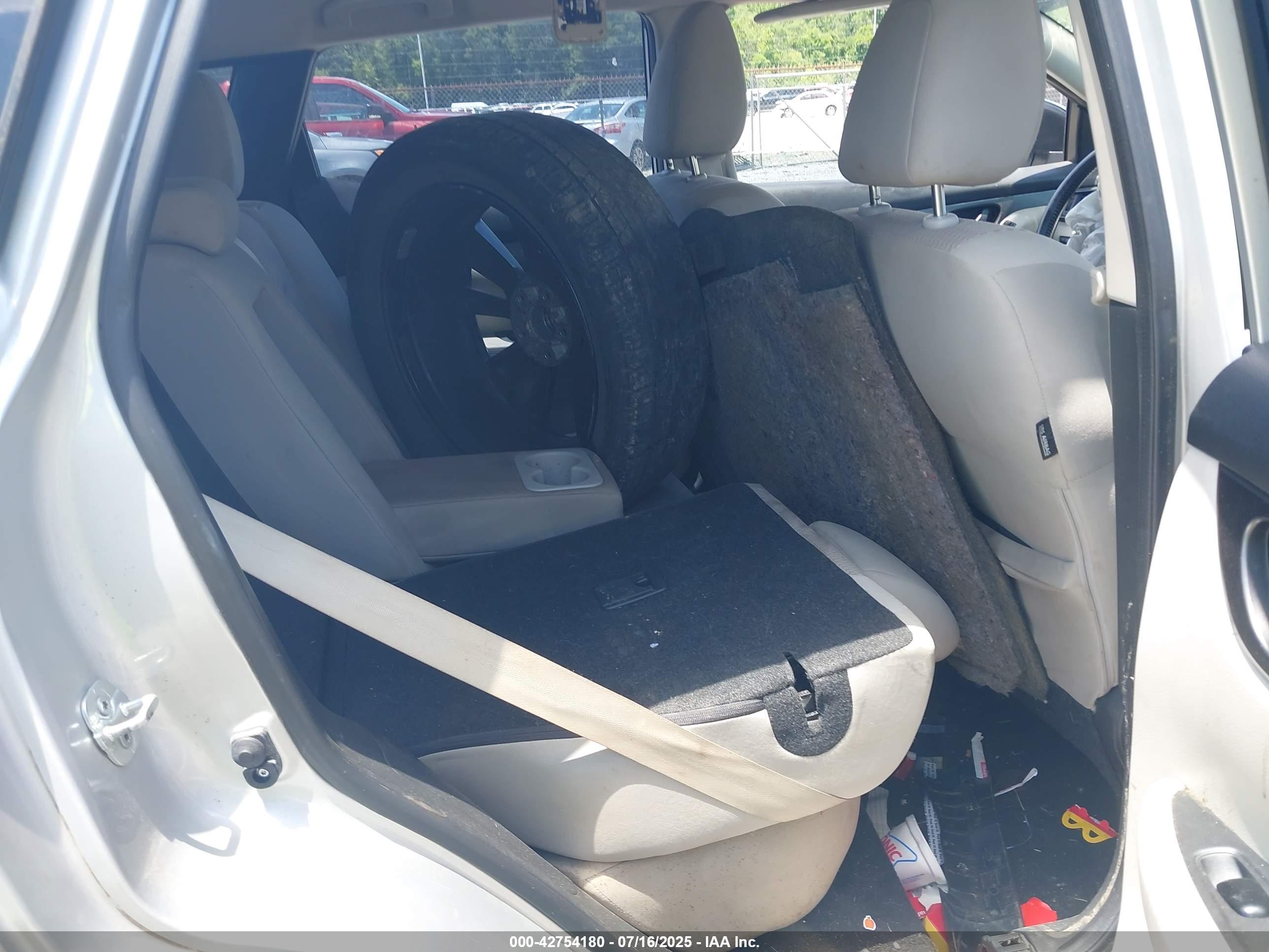 NISSAN ROGUE image 8