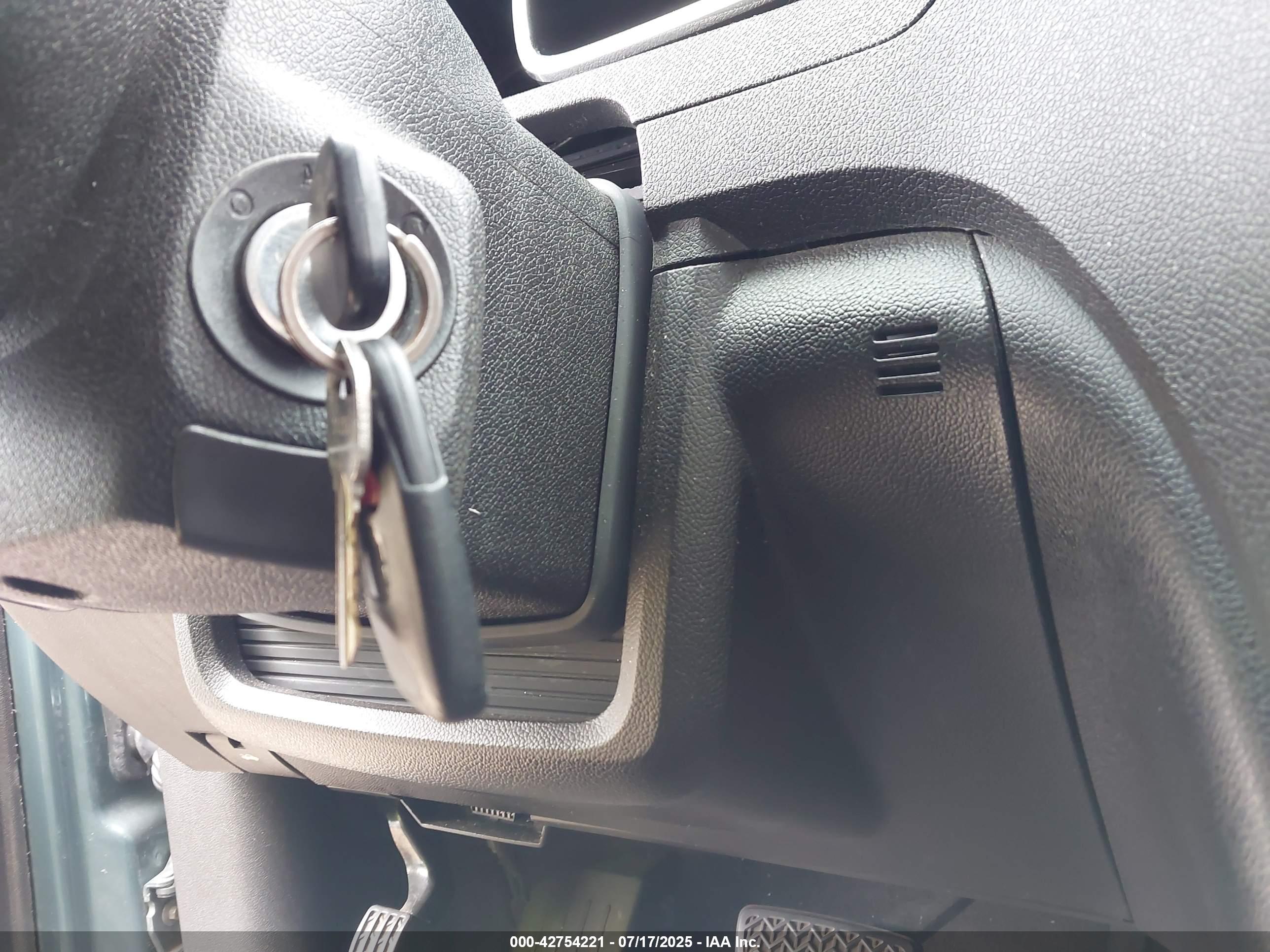 CHEVROLET TRAVERSE image 11