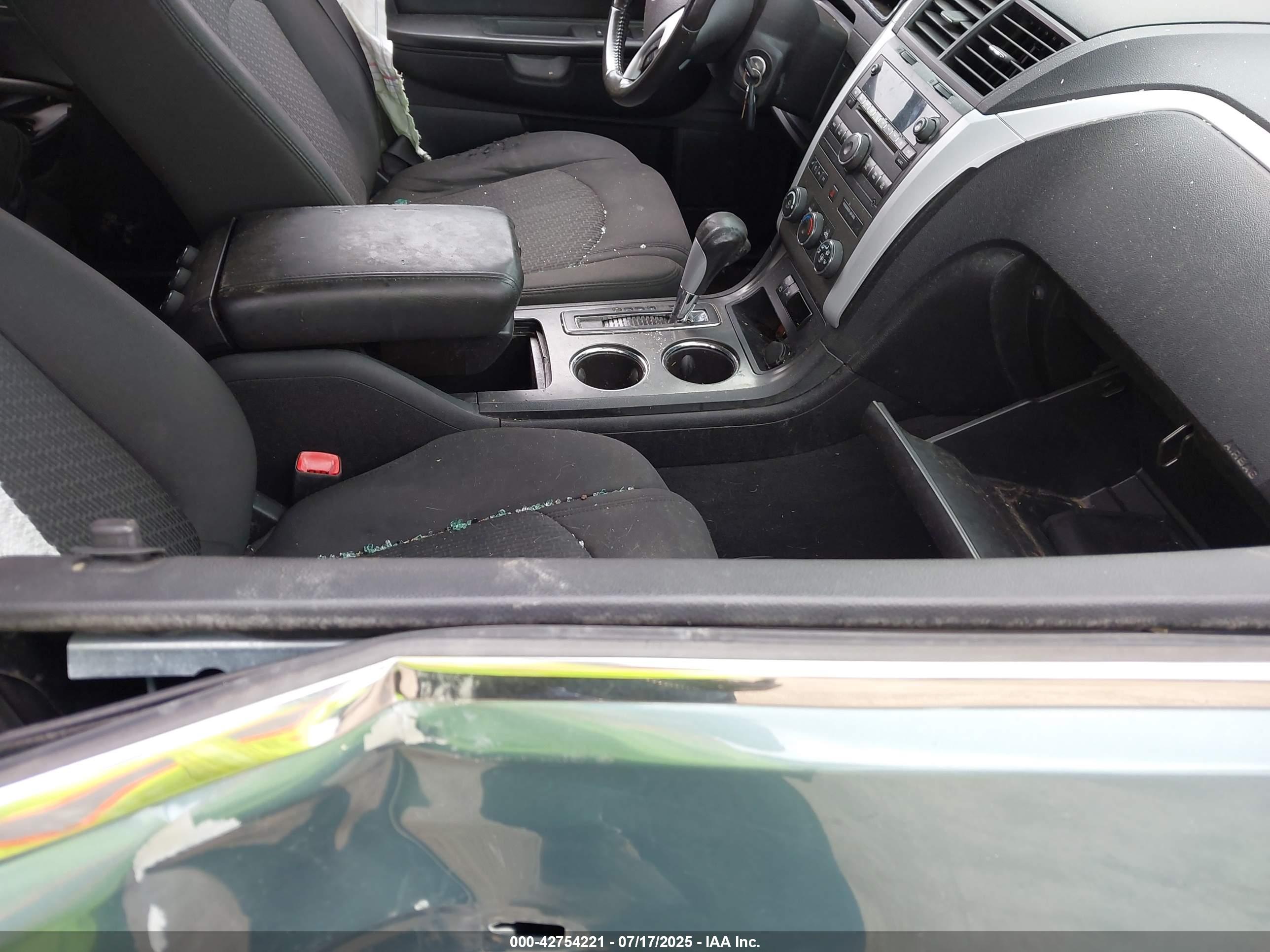 CHEVROLET TRAVERSE image 5
