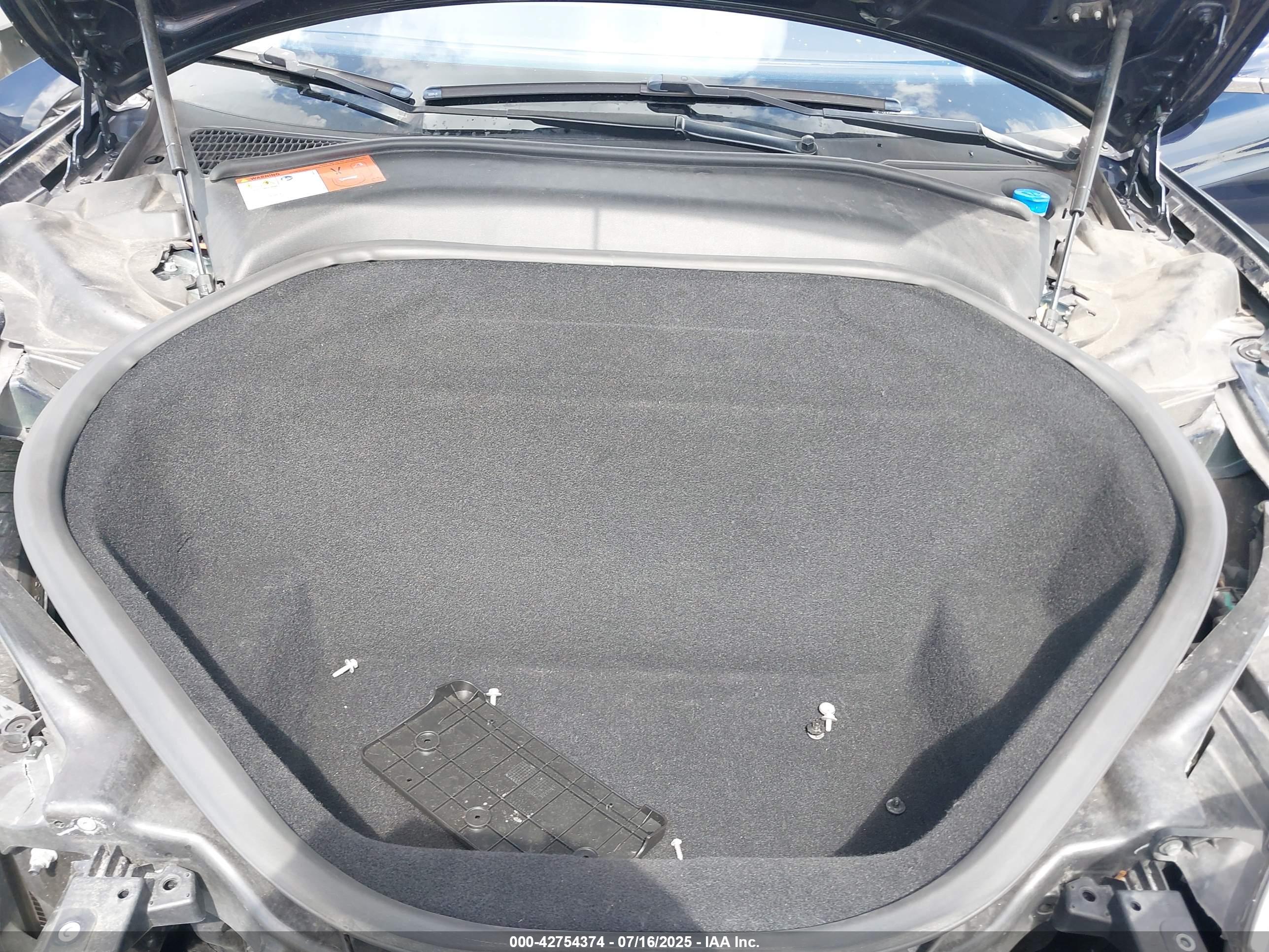 TESLA MODEL image 10