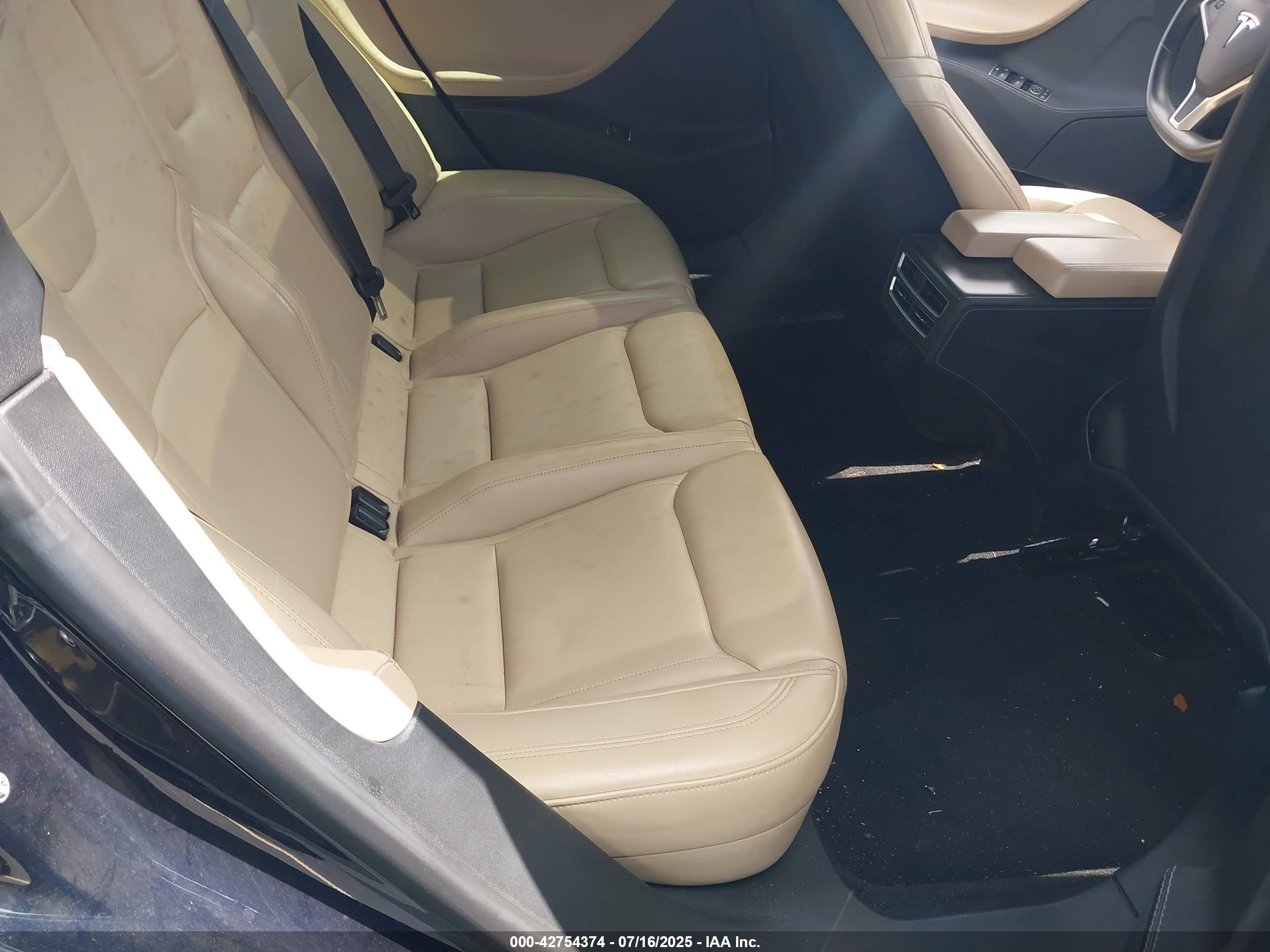 TESLA MODEL image 8