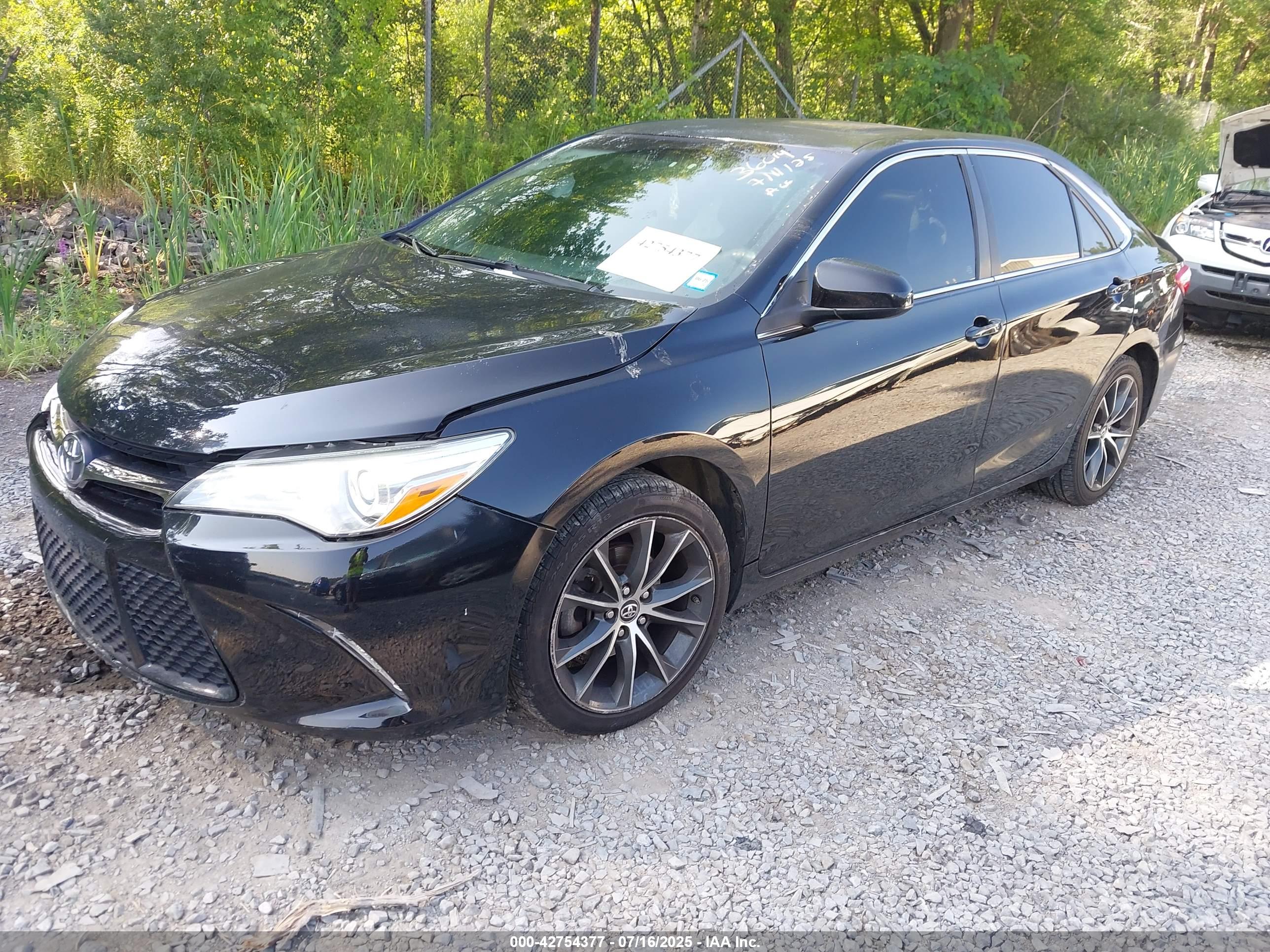 TOYOTA CAMRY image 2