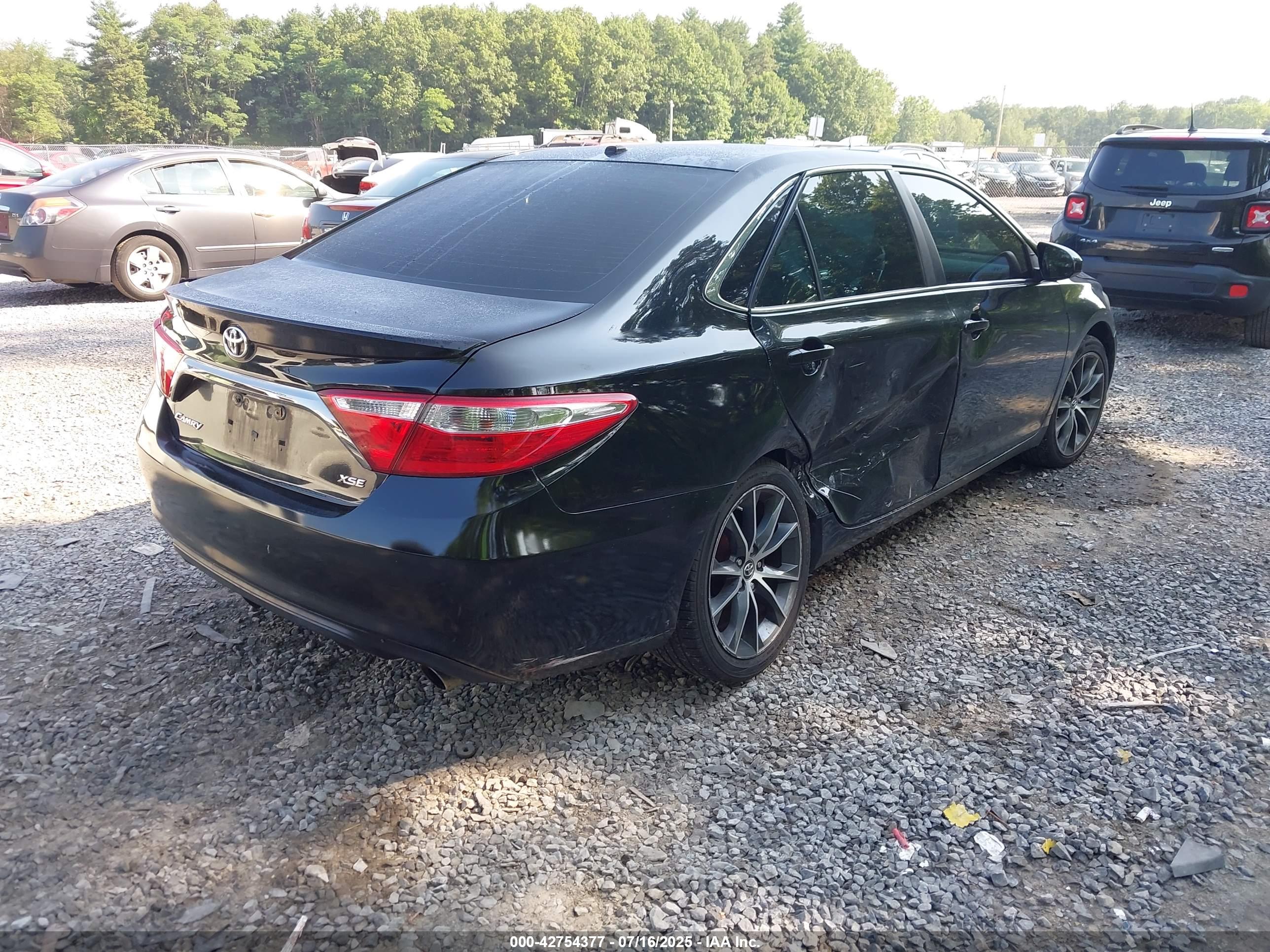 TOYOTA CAMRY image 4