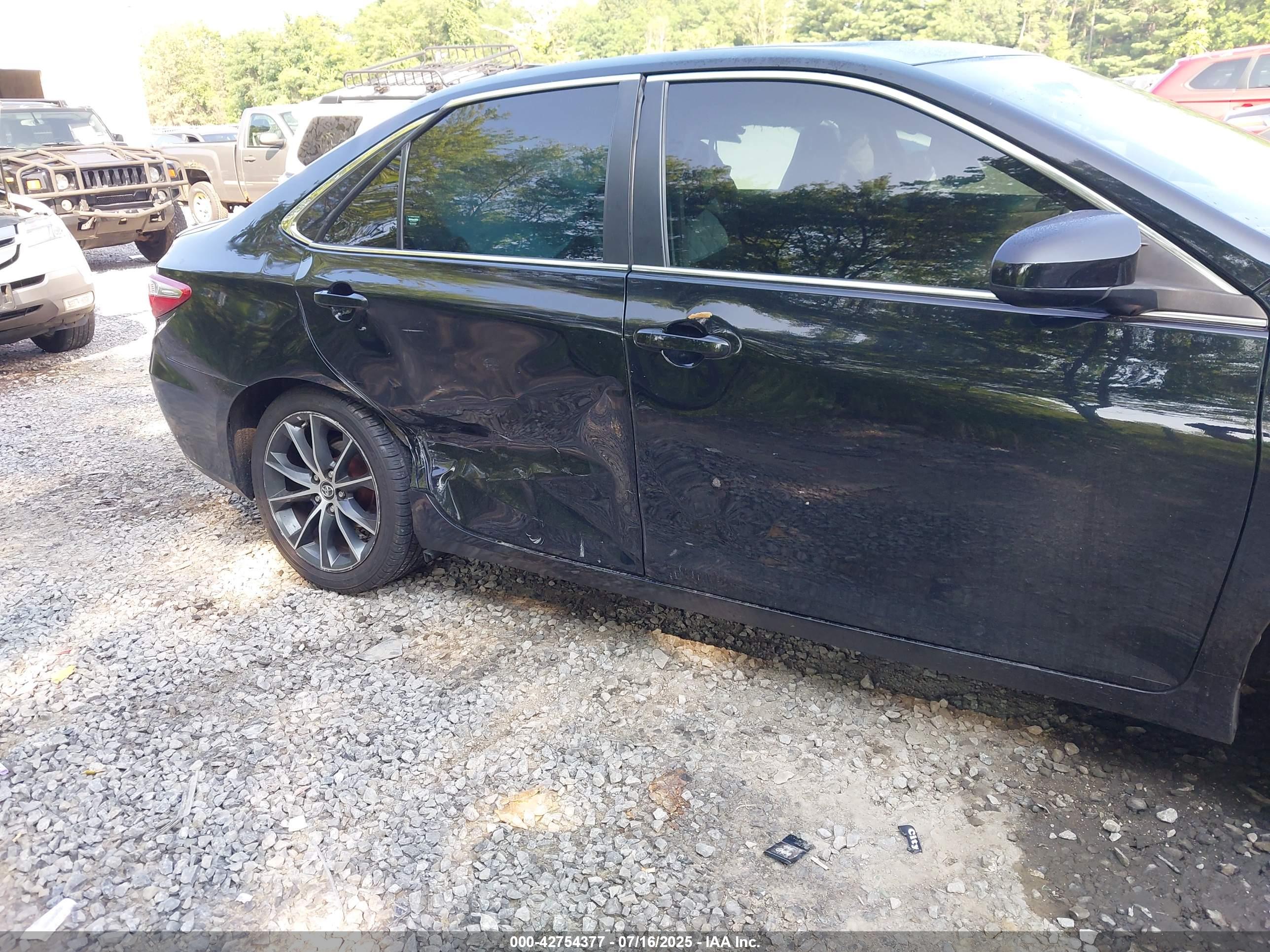 TOYOTA CAMRY image 6
