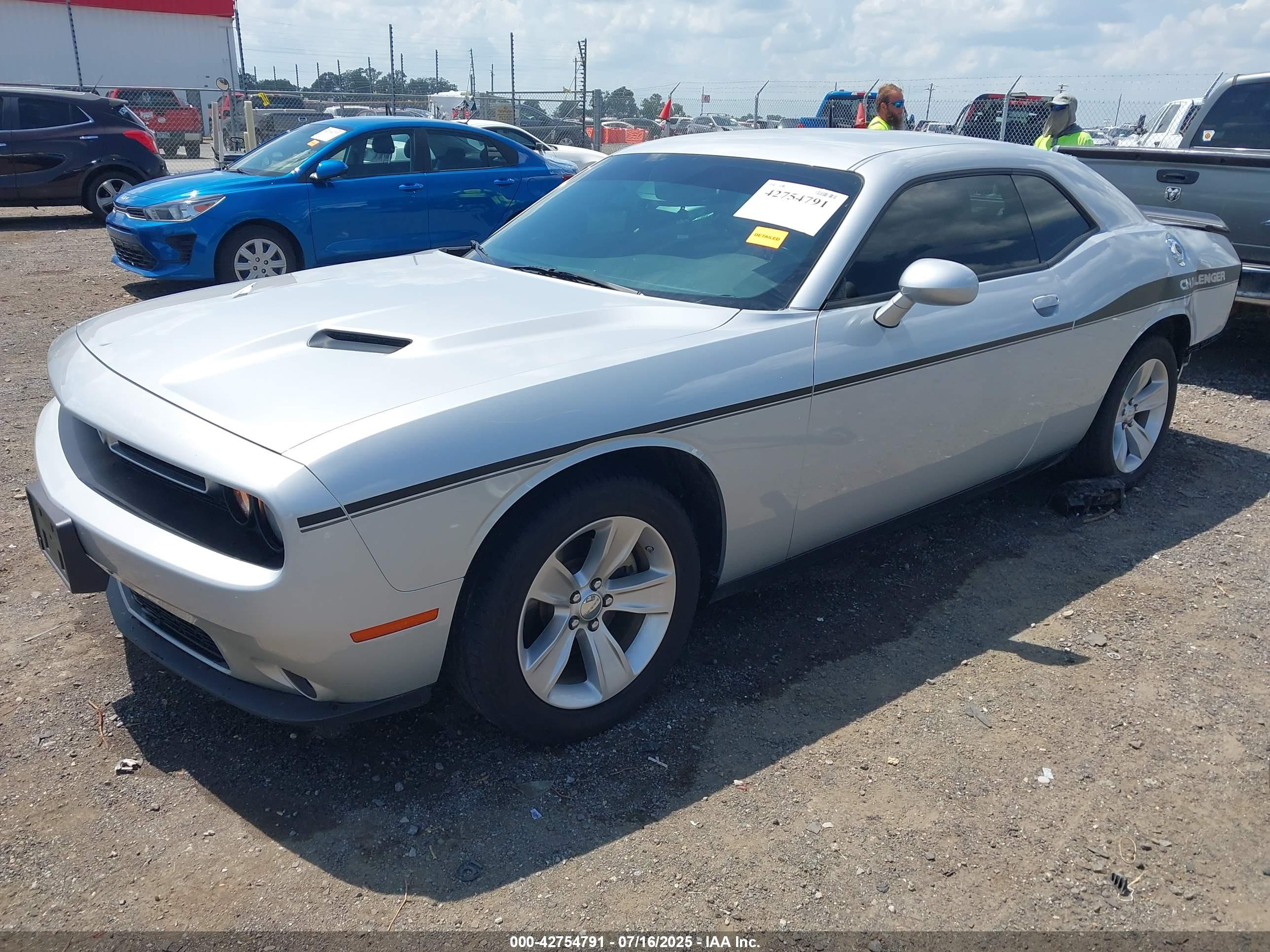 DODGE CHALLENGER image 2